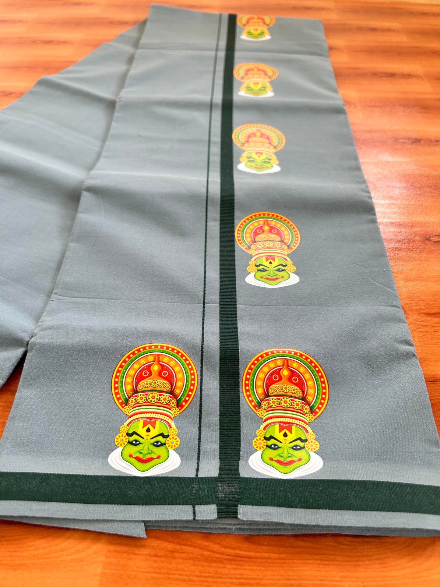 Single Kaily / Lungi- 20% Discount !! Kaitharikada - Pure Cotton - (40s) - 0.5 inch Dark Green Kara kathakali Printed Design Kara with Ash Blue colour Body (2 meter / 4 muzham) - 34 KK8062 GAN