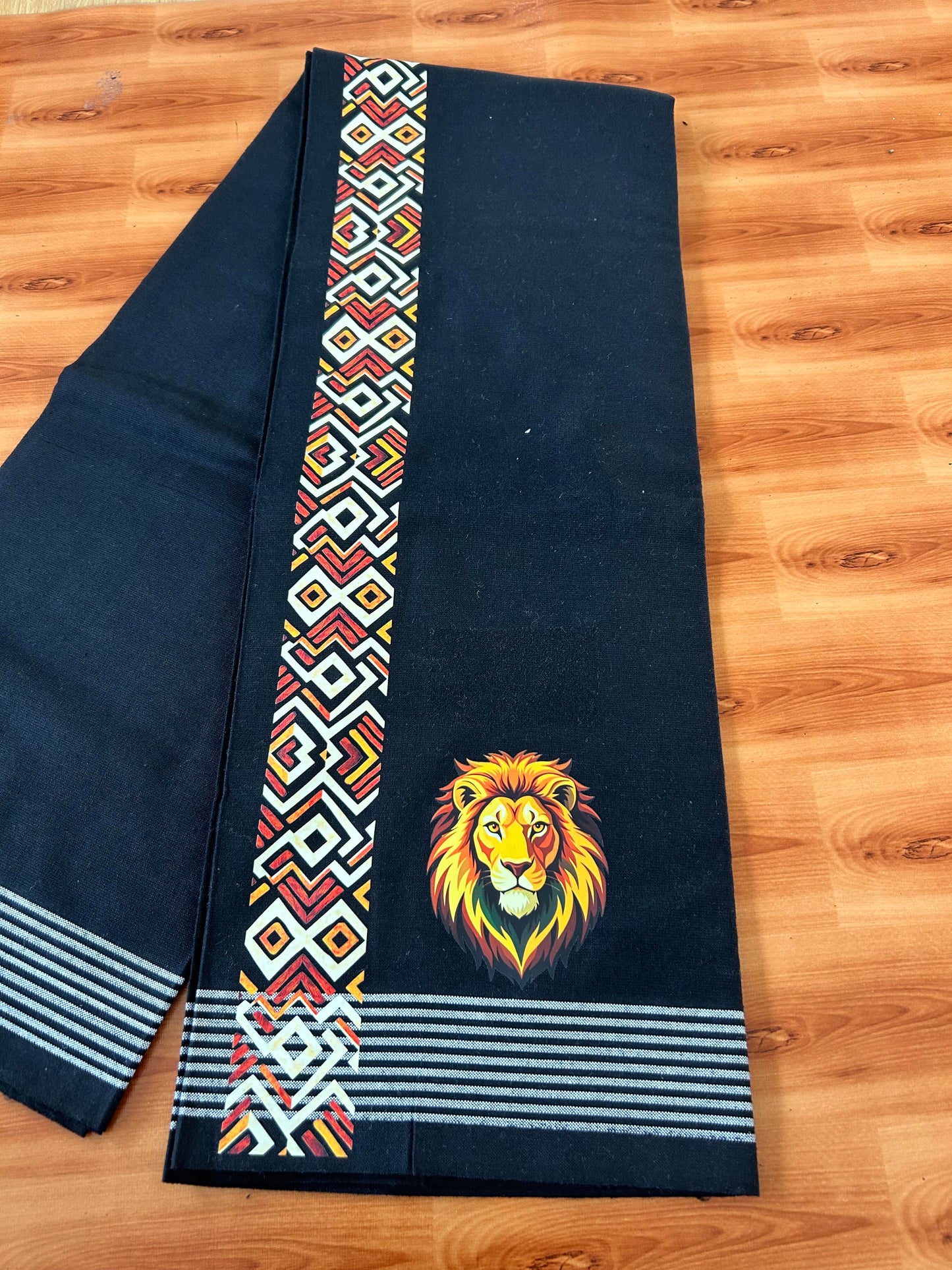 Kaitharikada - Single Kaily / Lungi - Mixed Cotton - 40s twisted - 2 inch Multi Colour Lion Printed Design Kara with Black colour body (2 meter / 4 muzham) - 3 KK8063 GAN