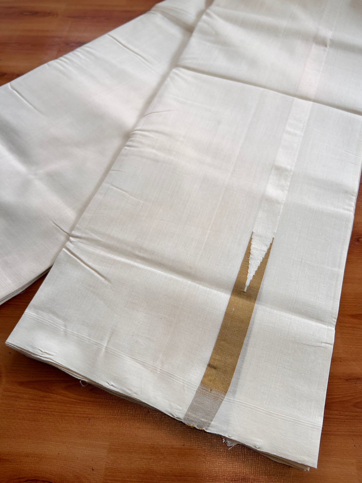 Off White (Unbleached) Double Mundu/Dhoti - 25% Discount!! Unakkupaav Kerala Handloom 100% Pure Cotton - 100X80 - 1 inch Puliyilakkara Golden Brown Chutty 4 mtr (8.5 Muzham) - 6 KK5538 REA