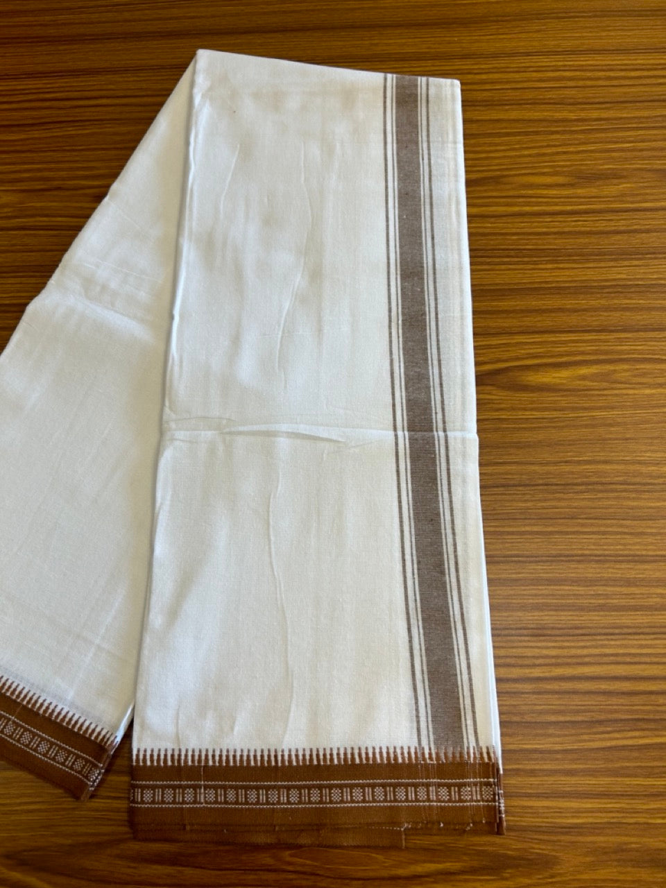 27% Discount!!! Kaitharikada Pure Cotton - Single Kaily / Lungi - 1.5 inch Brown Striped Kuppadam kara with White colour body (2 meter / 4 muzham) - 13KK8002AST
