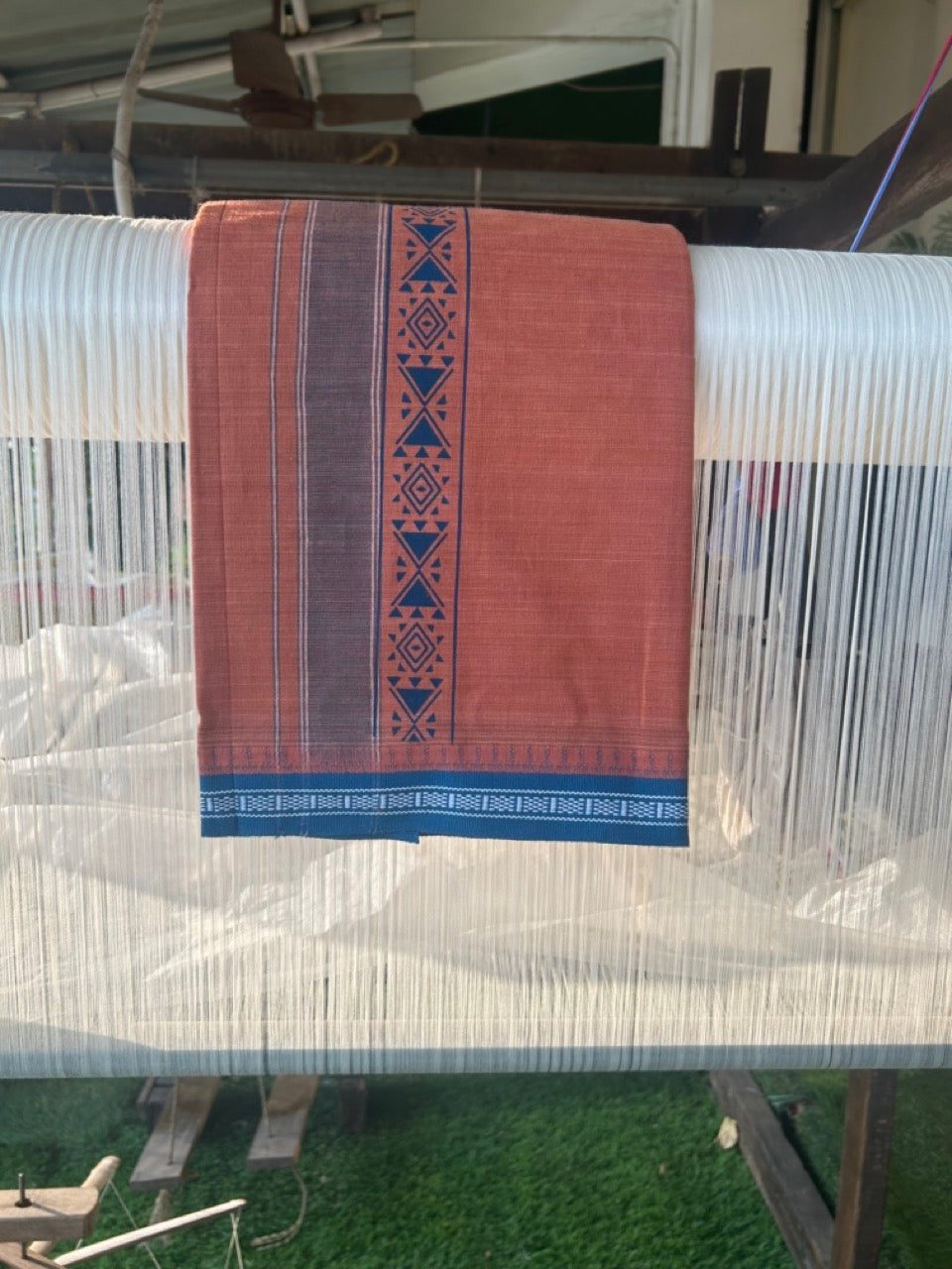 12% Discount!!! Kaitharikada Pure Cotton - Single Kaily / Lungi - 3.5 inch Peacock blue printed kuppadam kara with Kavi colour body - 4KK8013AS