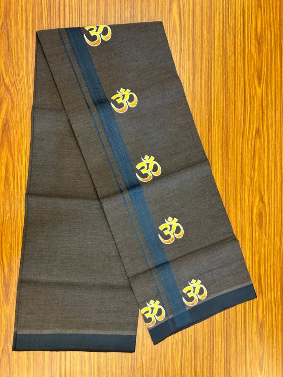 21% Discount ! Kaitharikada Pure Cotton - Single Kaily / Lungi -(40s)- 1.25 inch Peacock Green striped Ohm Printed Design kara with Black Shaded colour body (2 meter / 4 muzham) - 38 KK8028 GAN