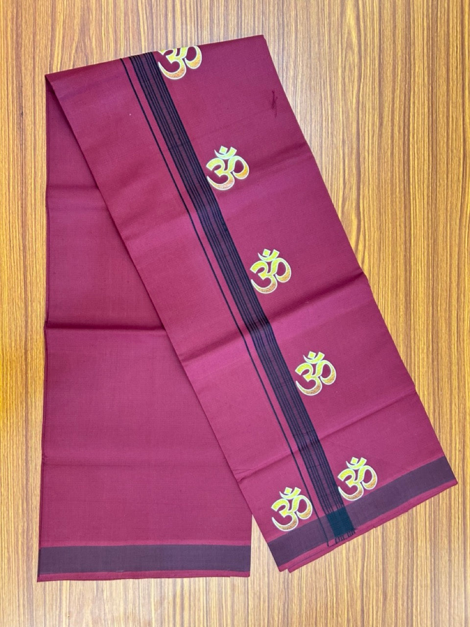 34% Discount ! Kaitharikada Pure Cotton - Single Kaily / Lungi -(40s)- 1.25 inch Black & Ohm Printed Design kara with Vine Purple colour body (2 meter / 4 muzham) - 44 KK8028 GAN