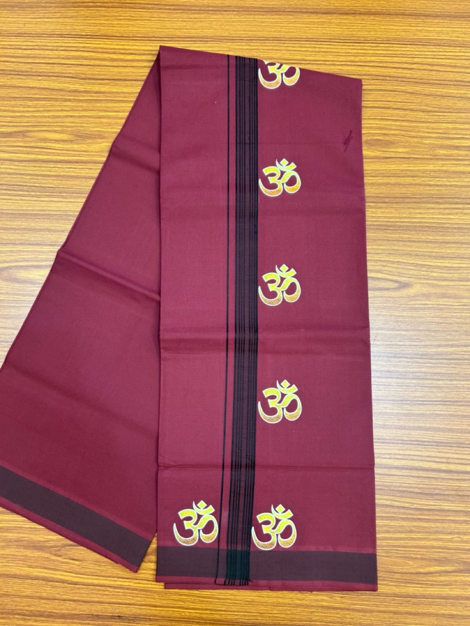 34% Discount ! Kaitharikada Pure Cotton - Single Kaily / Lungi -(40s)- 1.25 inch Black & Ohm Printed Design kara with Vine Purple colour body (2 meter / 4 muzham) - 44 KK8028 GAN