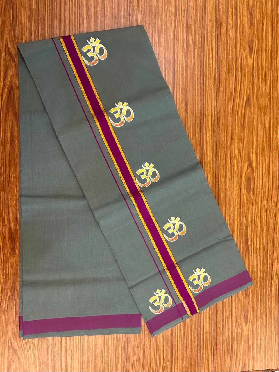 34% Discount ! Kaitharikada Pure Cotton - Single Kaily / Lungi -(40s)- 1 inch Violet & Gold Kasav Striped Ohm Printed Design kara with Green colour body (2 meter / 4 muzham) - 55 KK8028 GAN