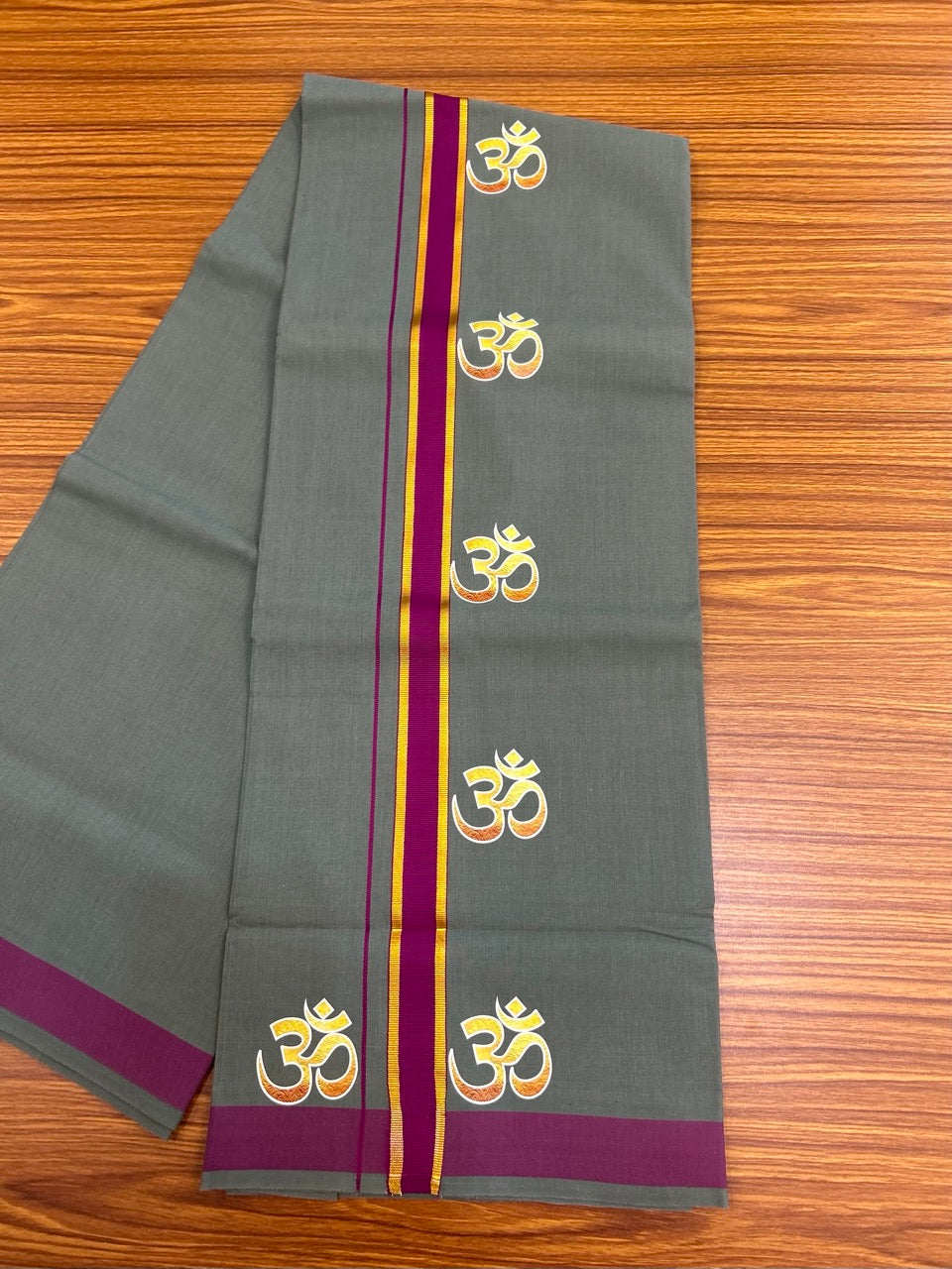 34% Discount ! Kaitharikada Pure Cotton - Single Kaily / Lungi -(40s)- 1 inch Violet & Gold Kasav Striped Ohm Printed Design kara with Green colour body (2 meter / 4 muzham) - 55 KK8028 GAN