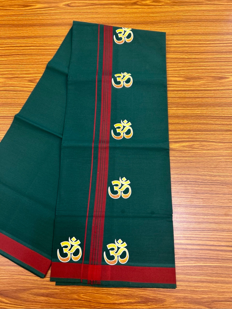 34% Discount ! Kaitharikada Pure Cotton - Single Kaily / Lungi -(40s)- 1 inch Maroon Striped Ohm Printed Design kara with Green colour body (2 meter / 4 muzham) - 57 KK8028 GAN