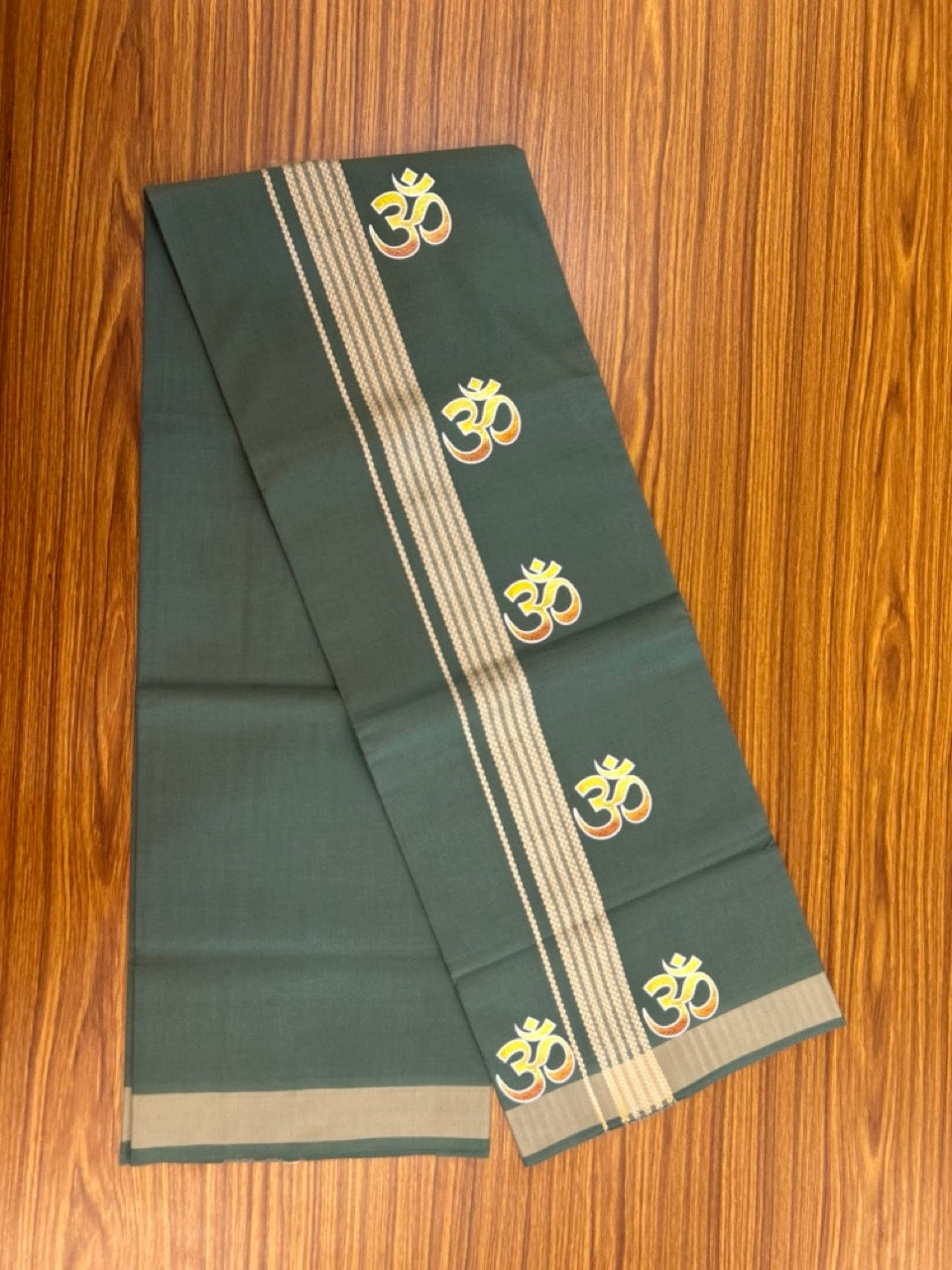 34% Discount ! Kaitharikada Pure Cotton - Single Kaily / Lungi -(40s)- 1.5 inch Cream Striped Ohm Printed Design kara with Green colour body (2 meter / 4 muzham) - 58 KK8028 GAN
