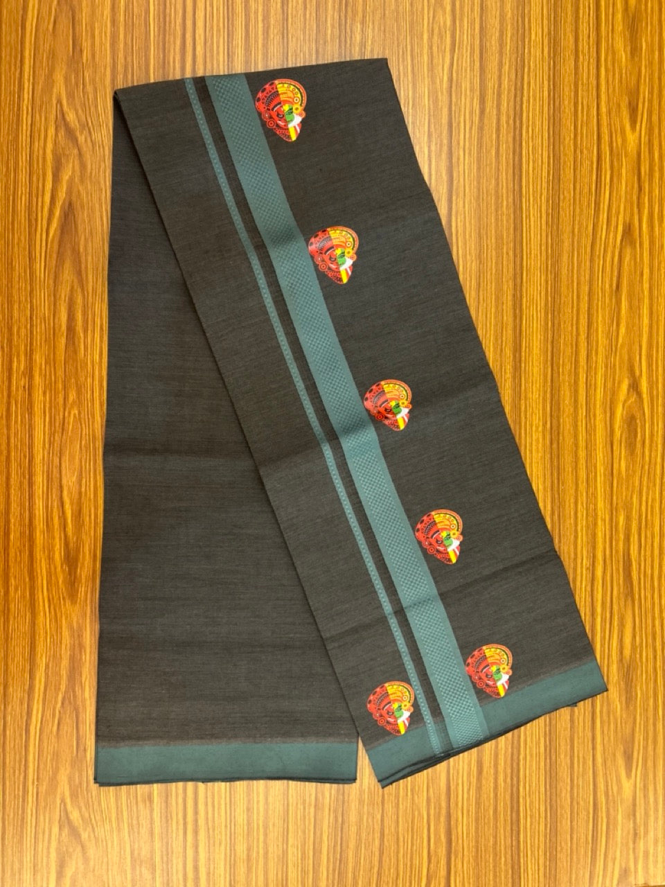22% Discount! Kaitharikada Pure Cotton - Single Kaily / Lungi - (40s) - 1.25 inch Dark Slate Grey striped Theyyam Kadhakali Printed Design kara with Black shaded colour body (2 meter / 4 muzham) - 17 KK8028 GAN