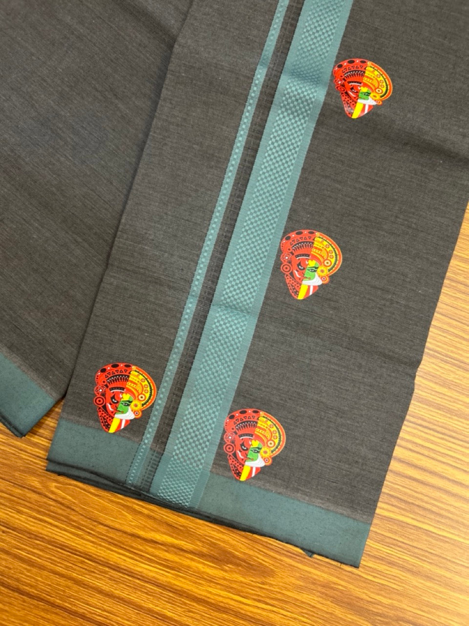 22% Discount! Kaitharikada Pure Cotton - Single Kaily / Lungi - (40s) - 1.25 inch Dark Slate Grey striped Theyyam Kadhakali Printed Design kara with Black shaded colour body (2 meter / 4 muzham) - 17 KK8028 GAN