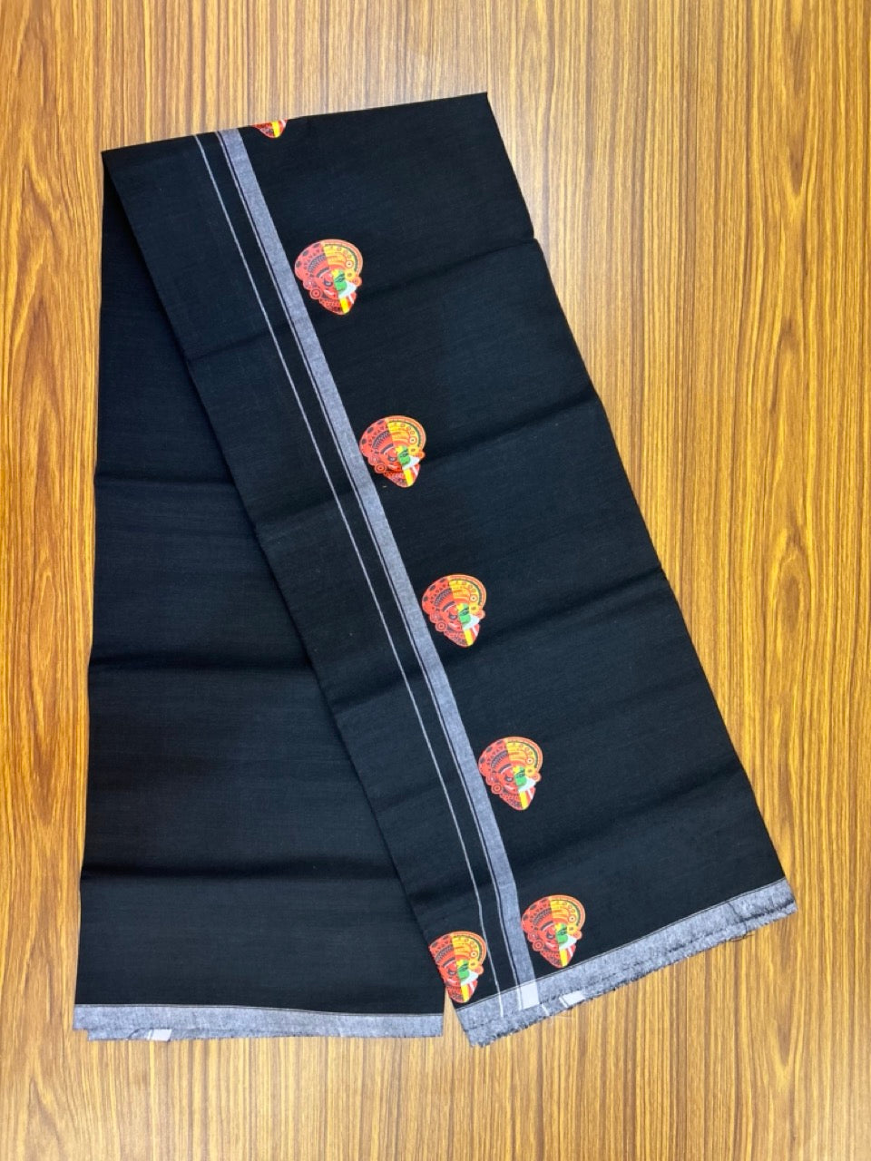 9% Discount !! Kaitharikada Pure Cotton - Single Kaily / Lungi - (40s) - 0.5 inch Printed Theyyam Kadhakali Printed Design kara with Black colour body (2 meter / 4 muzham) - 21 KK8028 GAN