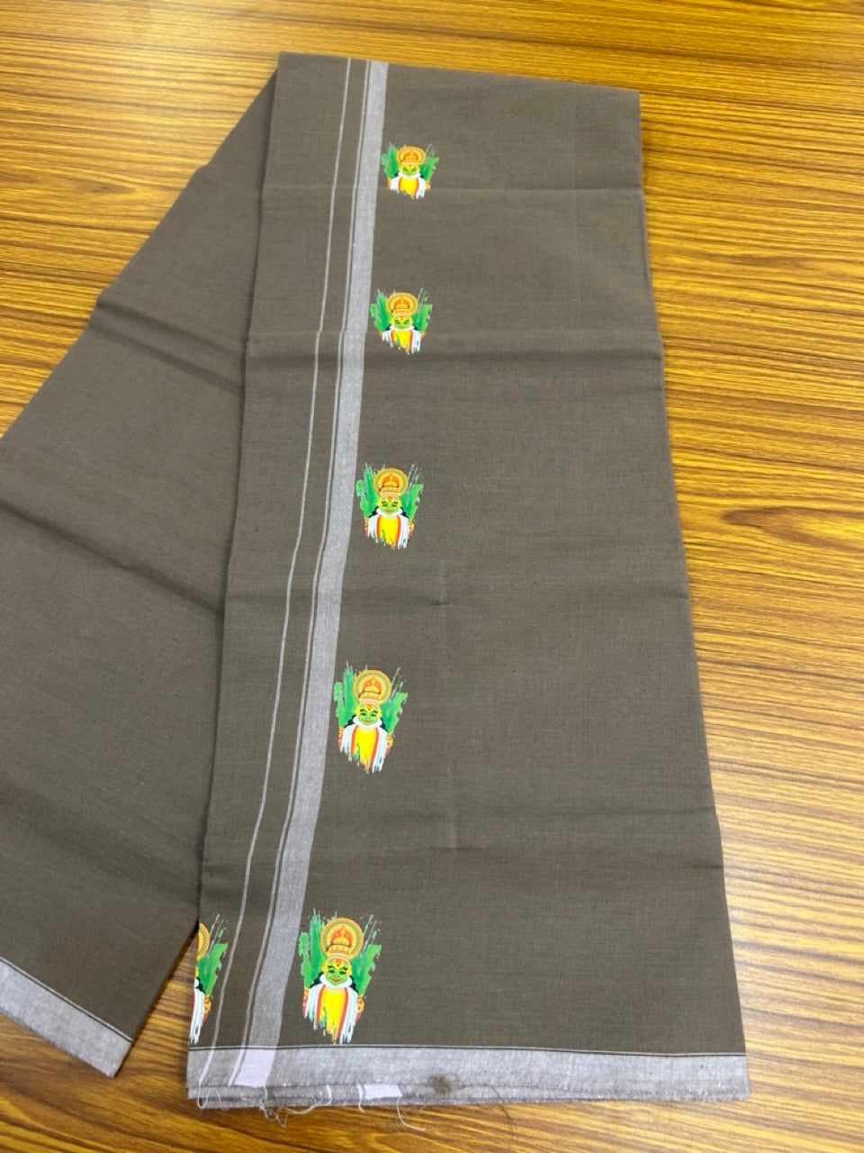 9% Discount !! Kaitharikada Pure Cotton - Single Kaily / Lungi - (40s) - 0.5 inch Printed Kadhakali Design kara with Grey colour body (2 meter / 4 muzham) - 28 KK8028 GAN