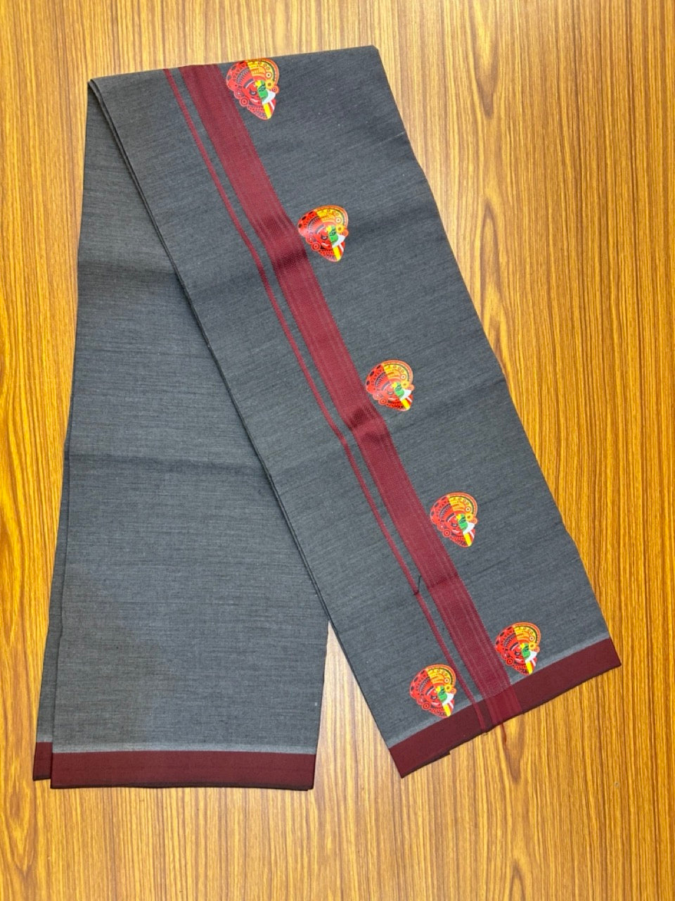22% Discount! Kaitharikada Pure Cotton - Single Kaily / Lungi - (40s) - 1.25 inch Wine Red striped Theyyam Kadhakali Printed Design kara with Black shaded colour body (2 meter / 4 muzham) - 13 KK8028 GAN