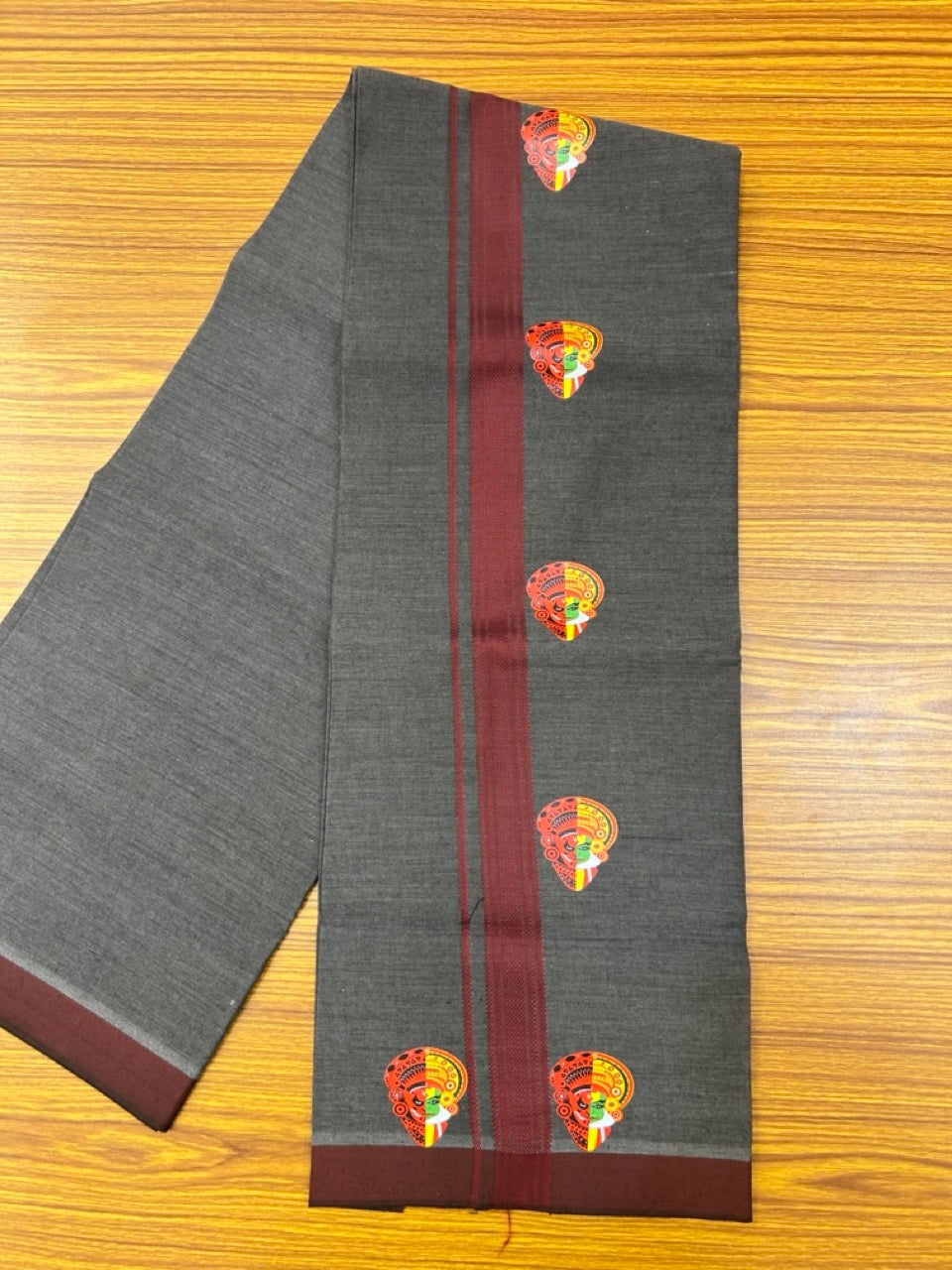 22% Discount! Kaitharikada Pure Cotton - Single Kaily / Lungi - (40s) - 1.25 inch Wine Red striped Theyyam Kadhakali Printed Design kara with Black shaded colour body (2 meter / 4 muzham) - 13 KK8028 GAN