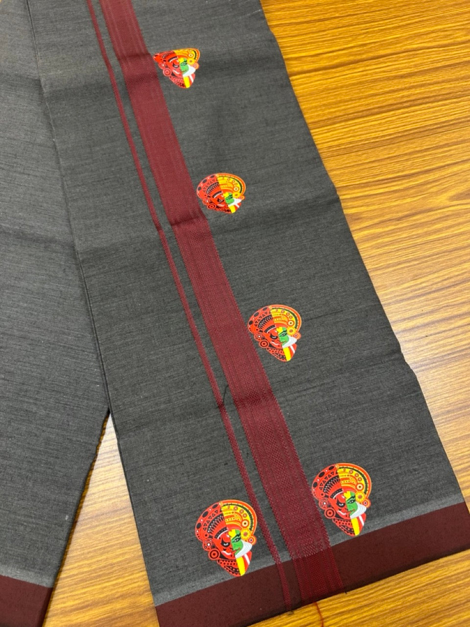 22% Discount! Kaitharikada Pure Cotton - Single Kaily / Lungi - (40s) - 1.25 inch Wine Red striped Theyyam Kadhakali Printed Design kara with Black shaded colour body (2 meter / 4 muzham) - 13 KK8028 GAN