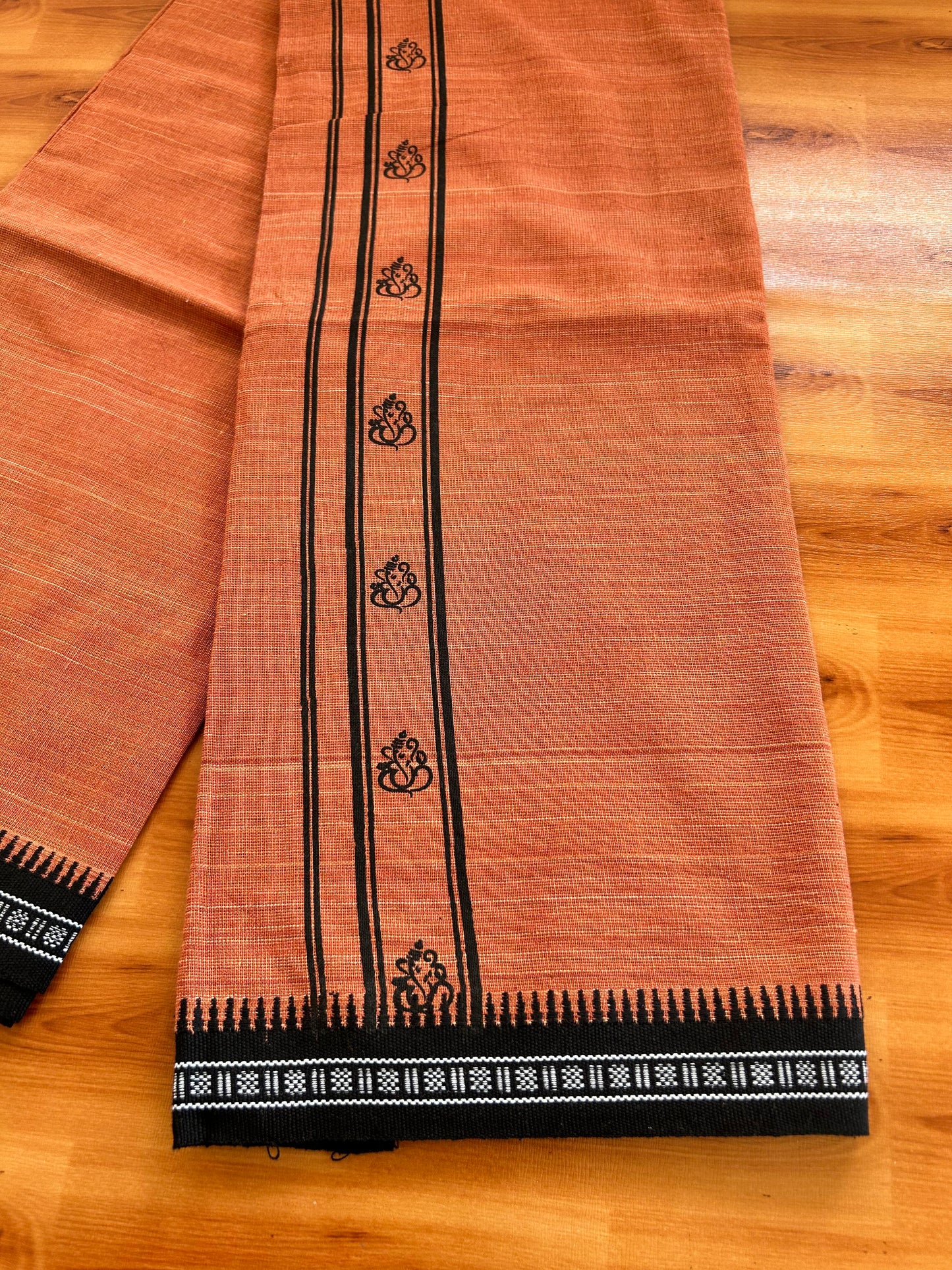 Single Kaily / Lungi - Kaitharikada - Mixed Cotton - 20s twisted - 1.5 inch Black Ganapati Design Printed Kuppadam Kara With Kavi Colour Body (2 meter / 4 muzham) - 4 KK8067 KUT
