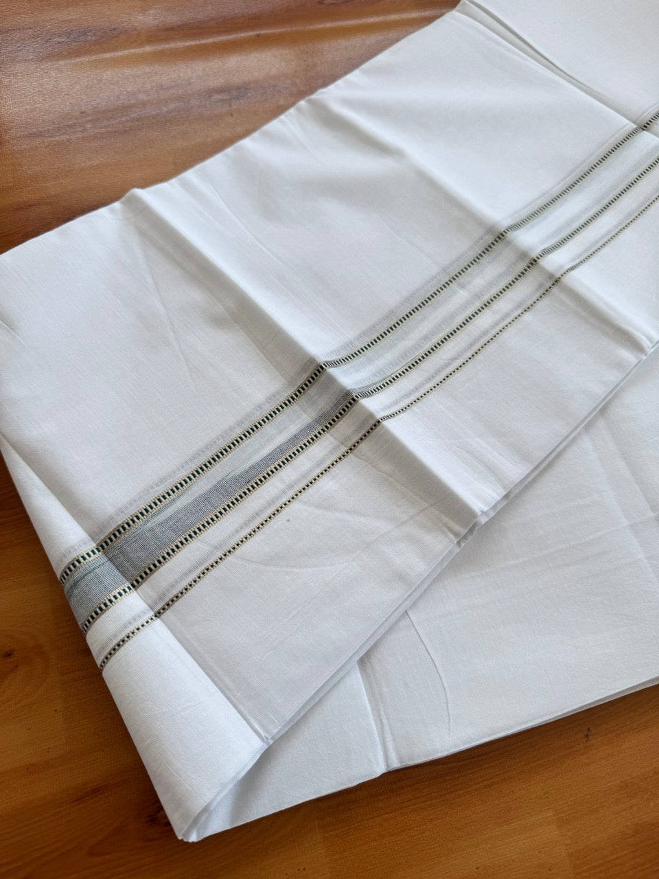 Double Pure White Mundu/Dhoti - 20% Discount !! KaithariKada Balaramapuram 100% Cotton - 100x80 - 1 Inch Puliyilakkara Silver Kasav & Green Striped Chutty Kara 3.90 mtr (8 muzham) - 4 KK5504 VAS