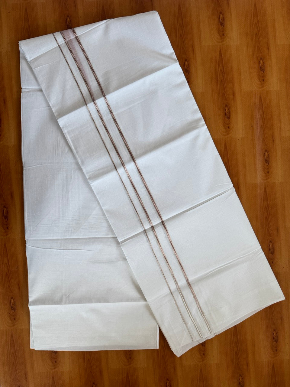 Double Pure White Mundu/Dhoti - 20% Discount !! KaithariKada Balaramapuram 100% Cotton - 100x80 - 1 Inch Puliyilakkara Silver Kasav & Dusty Peach Striped Chutty Kara 3.90 mtr (8 muzham) - 6 KK5504 VAS