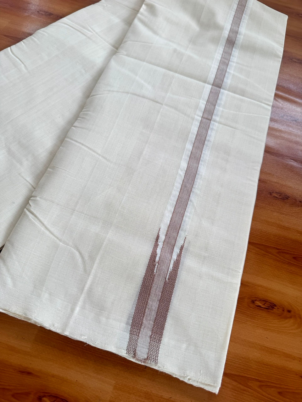 Double Off White (Unbleached) Mundu/Dhoti - 25% Discount!! KaithariKada Handloom Millpaav - 100% Pure Cotton - 80x90 - 1.25 inch Puliyilakkara Brown Chutty 4 meter (8.5 muzham) - 8 KK5507 RAM