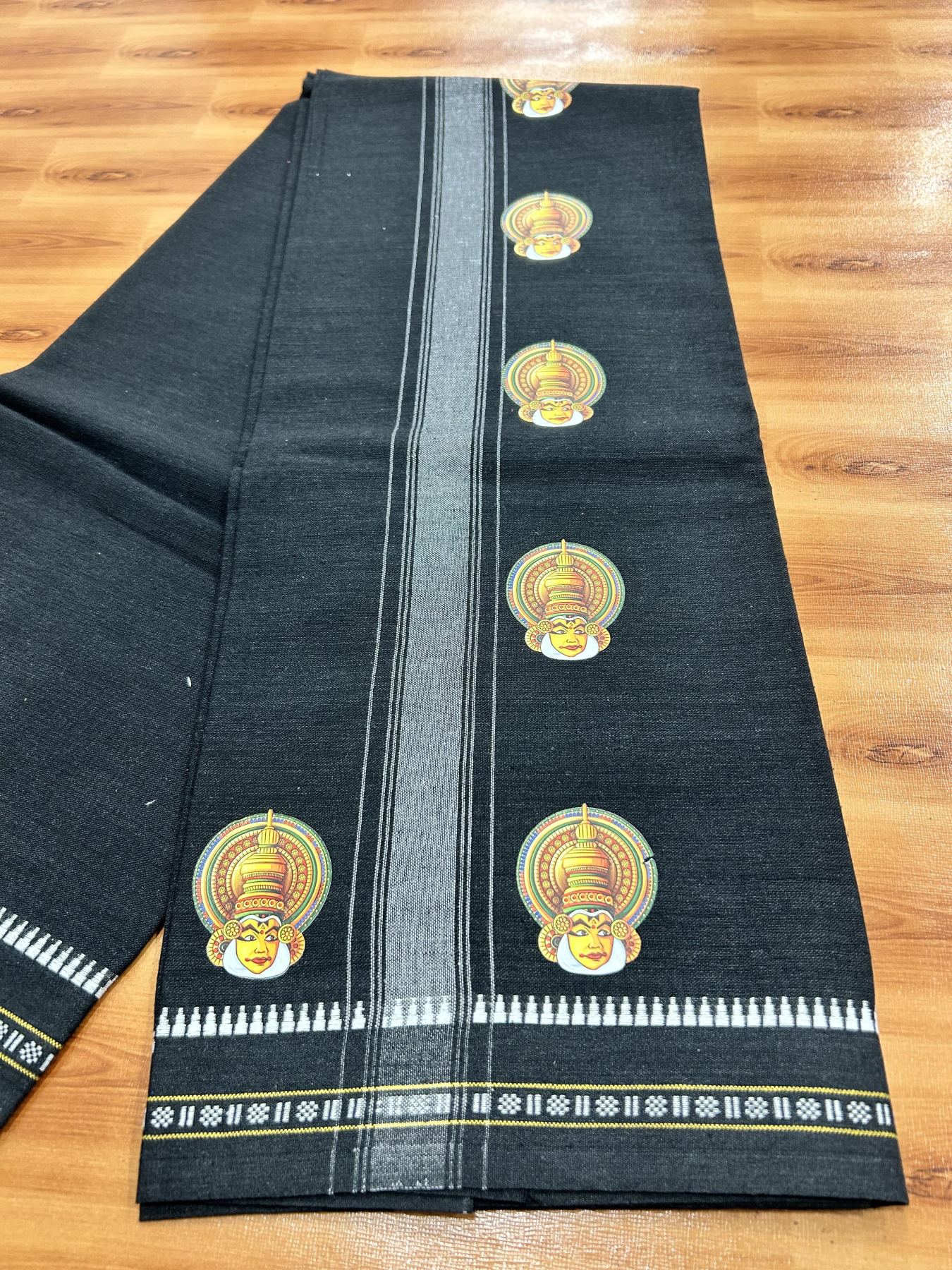 Single Kaily / Lungi - Mixed Cotton - 40s twisted - Kathakali Design Printed Kuppadam 1.75 inch White Stripes Kara with Black Colour Body (2 meter / 4 muzham) - 15 KK5423 GAN
