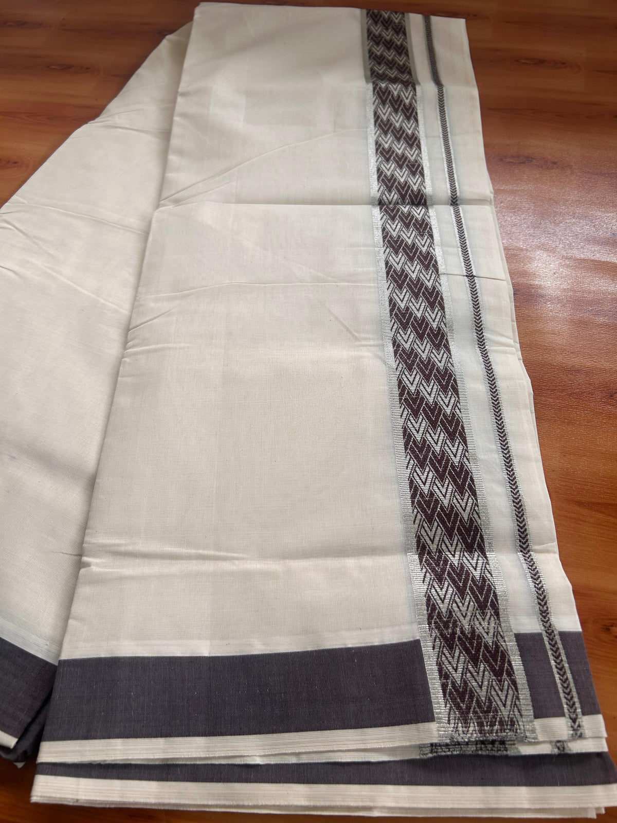 Double Off White (Unbleached) Mundu/Dhoti - 20% Discount! Kaitharikada Pure Cotton - 100x80 - 1.75 Inch Silver Kasav & Brown Jacquard Design Kara 4 mtr (8.5 muzham) - 2 KK5541 PMC