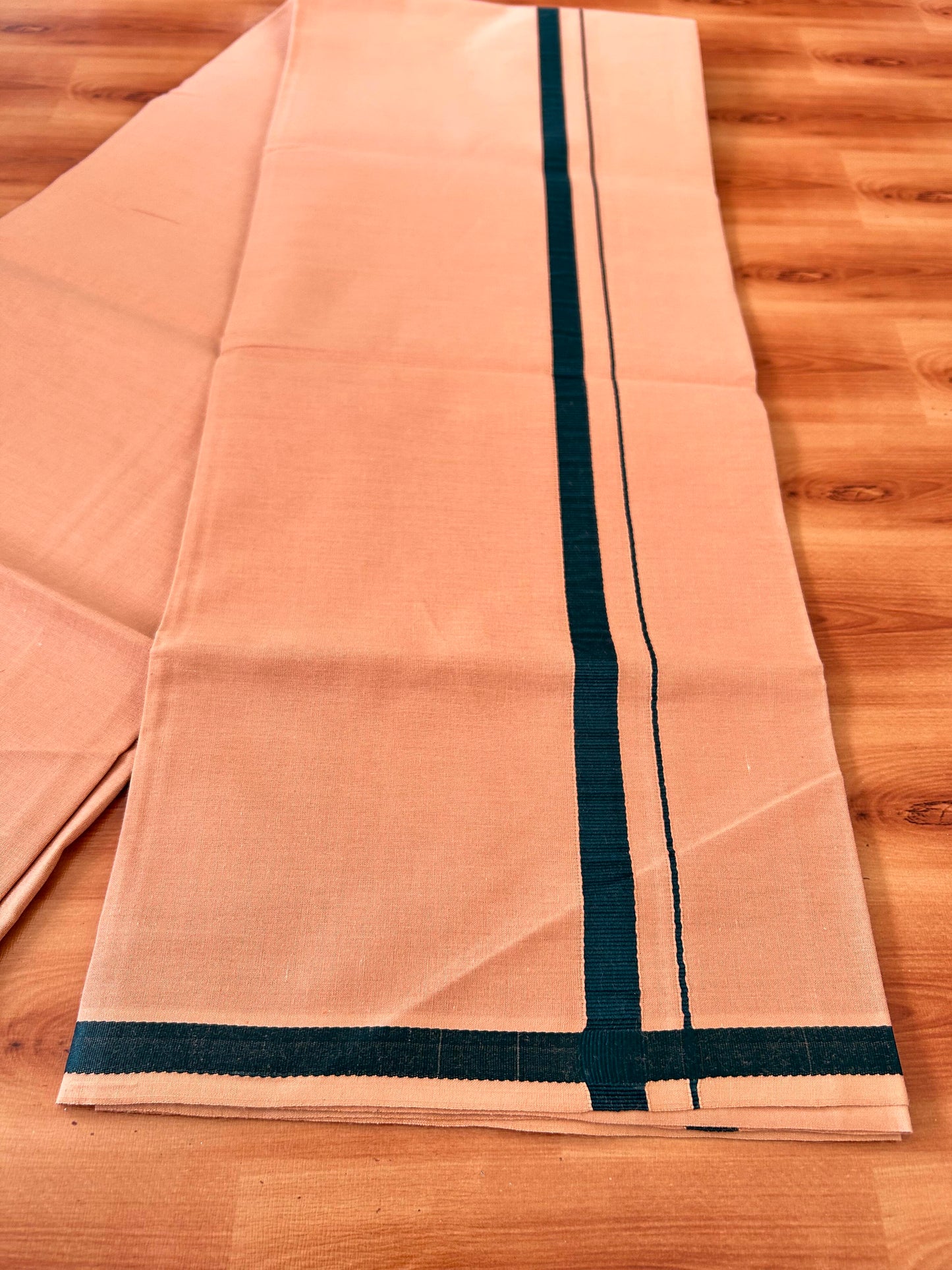 Single Kaily / Lungi- Kaitharikada - Pure Cotton - (40s) - 1 cm Dark Green Kara with Kavi colour body (2 meter / 4 muzham) -2 KK8063 GAN