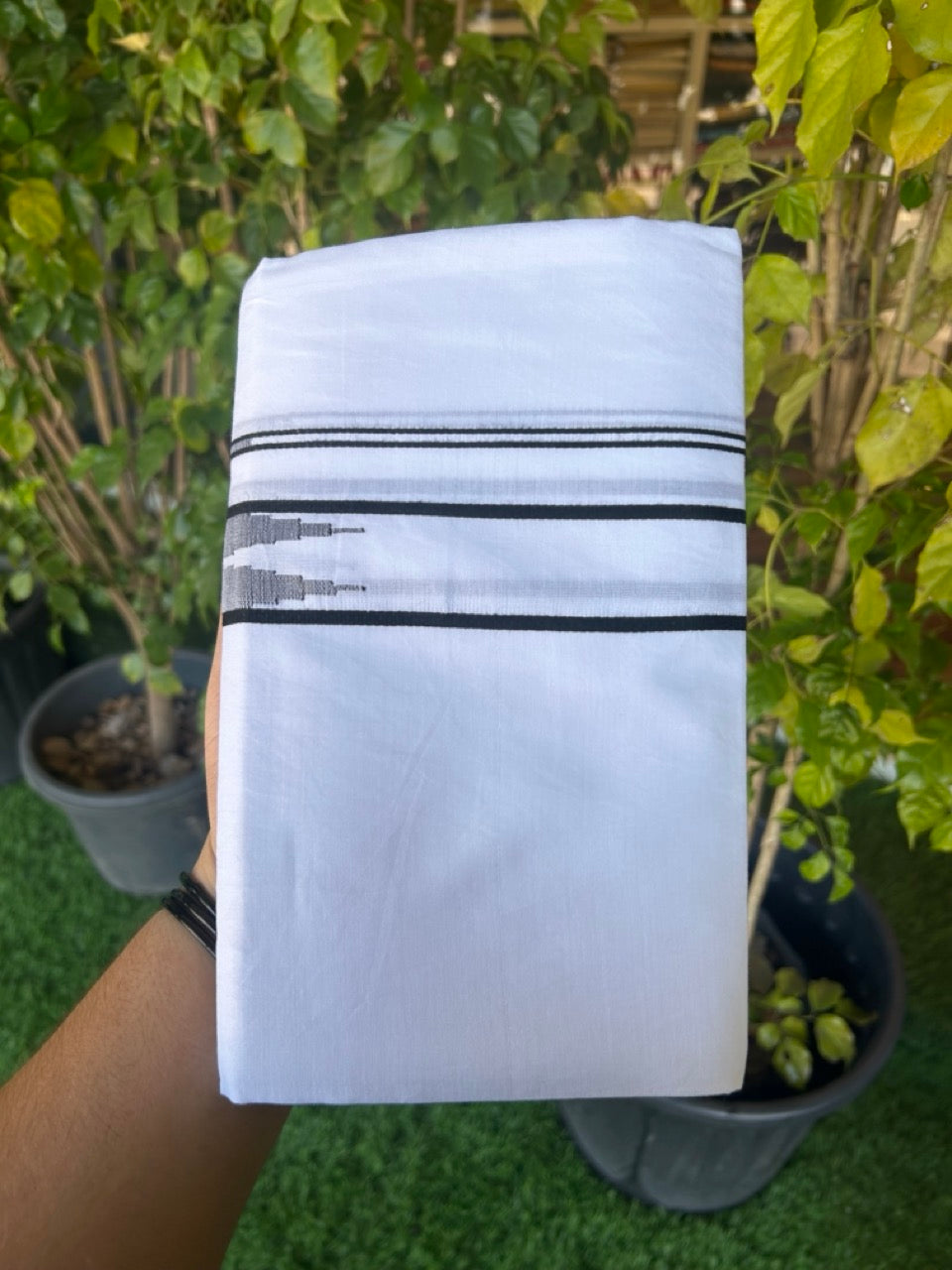 25% DISCOUNT! KaithariKada Balaramapuram 100% Mercerised Cotton Double ULTRA PURE white Mundu/Dhoti - 120x120 - 1.25 inch Heavy Chutty Black Shaded Kara - 7KK5139THI