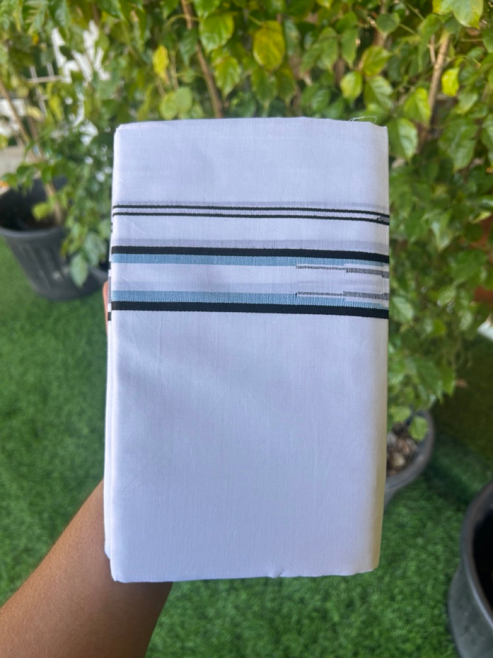 25% DISCOUNT! KaithariKada Balaramapuram 100% Mercerised Cotton Double ULTRA PURE white Mundu/Dhoti - 120x120 - 1 inch Heavy Chutty Black & Light Blue Green Shaded Kara -13KK5139THI