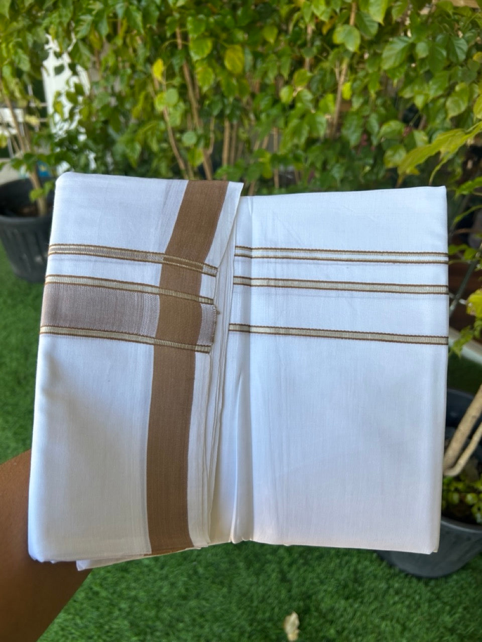 25% DISCOUNT! KaithariKada Balaramapuram 100% Mercerised Cotton Double ULTRA PURE white Mundu/Dhoti - 120x120 - 1.5 inch Heavy Chutty Silver Kasavu & Peanut Brown Shaded Kara - 17KK5139THI