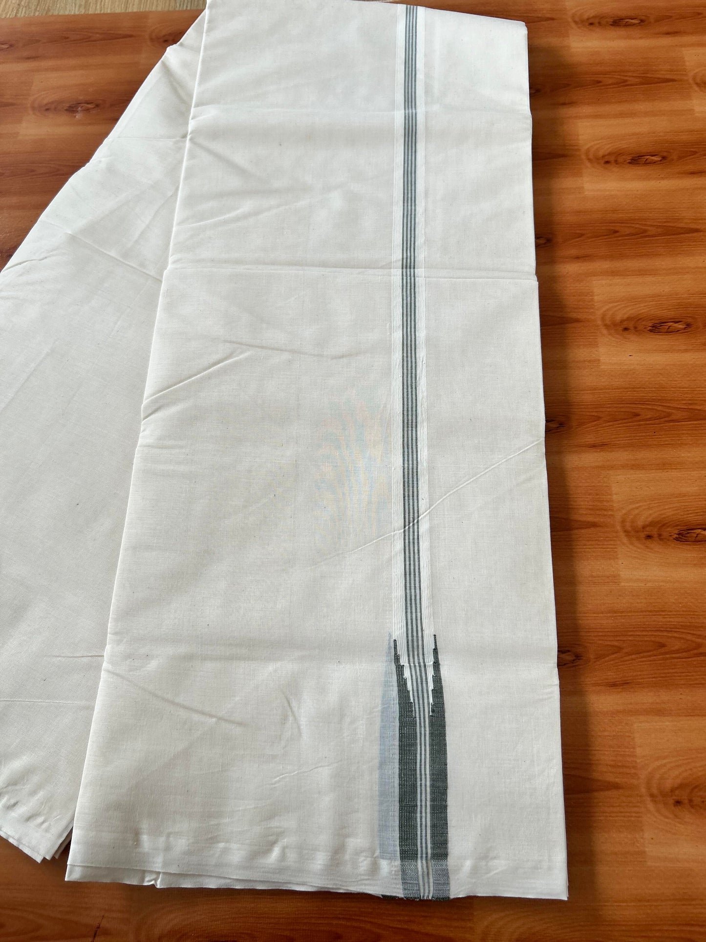 Double Off white Mundu/Dhoti - 20% Discount! KaithariKada Balaramapuram - 100% Cotton 100x100 - 0.75 inch Puliyilakkara Olive Green Striped Chutty Kara 4 mtr (8.5 muzham) - 1 KK5424 ASH