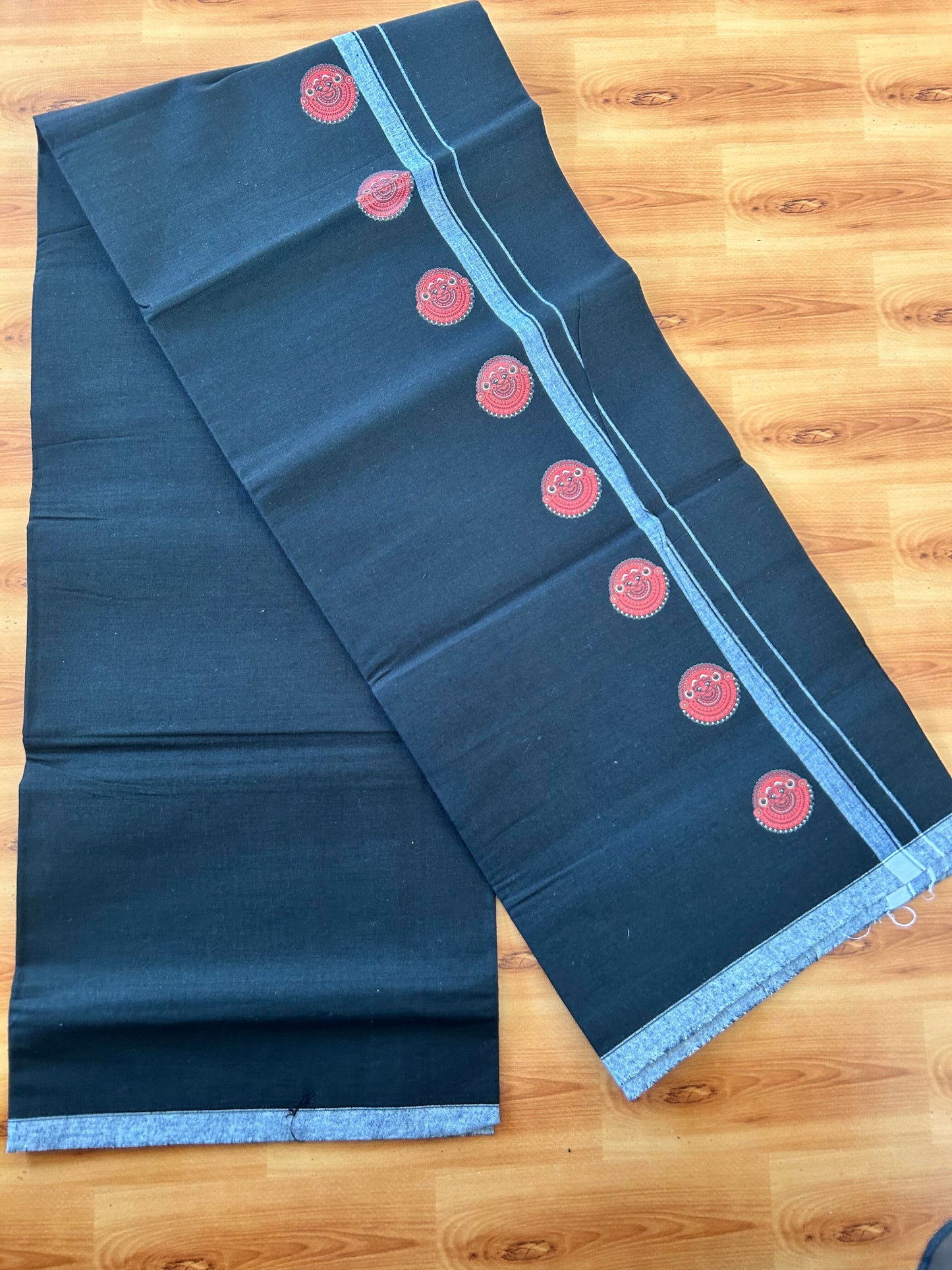 Single Kaily / Lungi- Kaitharikada - Pure Cotton - (40s) - 0.5 inch White Kara Theyyam Printed Design Kara with Black colour Body (2 meter / 4 muzham) - 20 KK8063 GAN