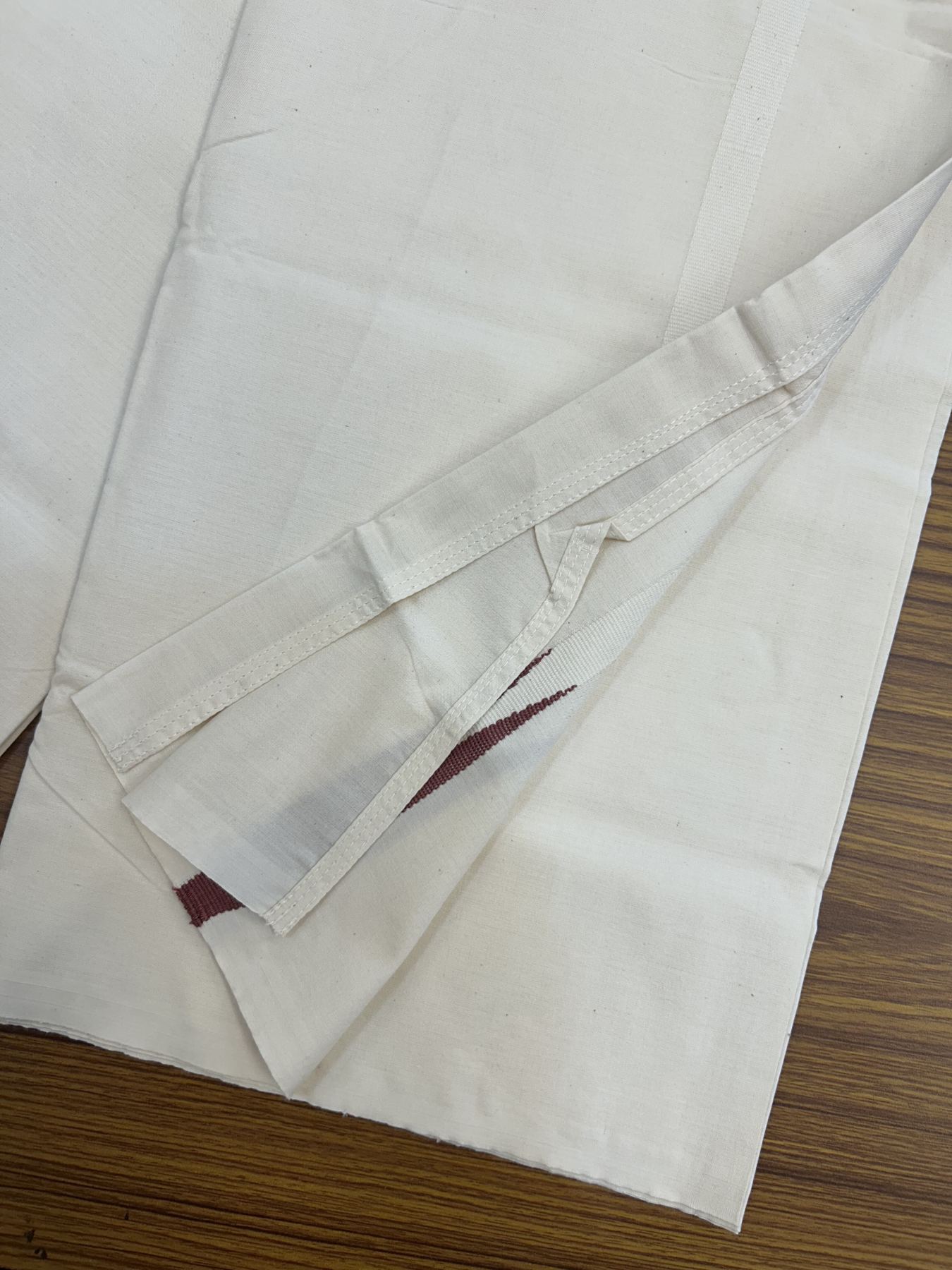 20% Discount ! KaithariKada Balaramapuram 100% Cotton Single Off White (Unbleached) Mundu/Dhoti- Twisted 100s Thread- 0.5 inch Puliyilakkara Brick Brown Chutty Kara (2 meter / 4 muzham)- 2 KK5324 ASH - Border Stitched