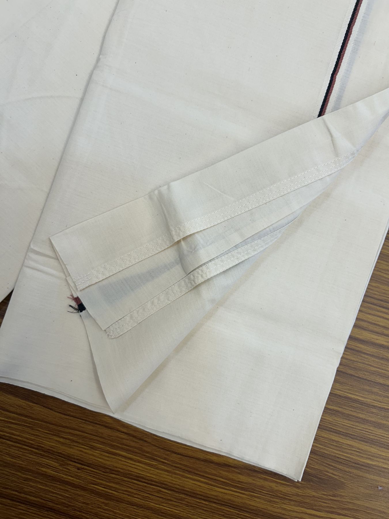 20% Discount ! KaithariKada Balaramapuram 100% Cotton Single Off White (Unbleached) Mundu/Dhoti- Twisted 100s Thread- 0.5 inch Puliyilakkara Black & Light Maroon Chutty Kara (2 meter / 4 muzham)- 6 KK5324 ASH - Border Stitched
