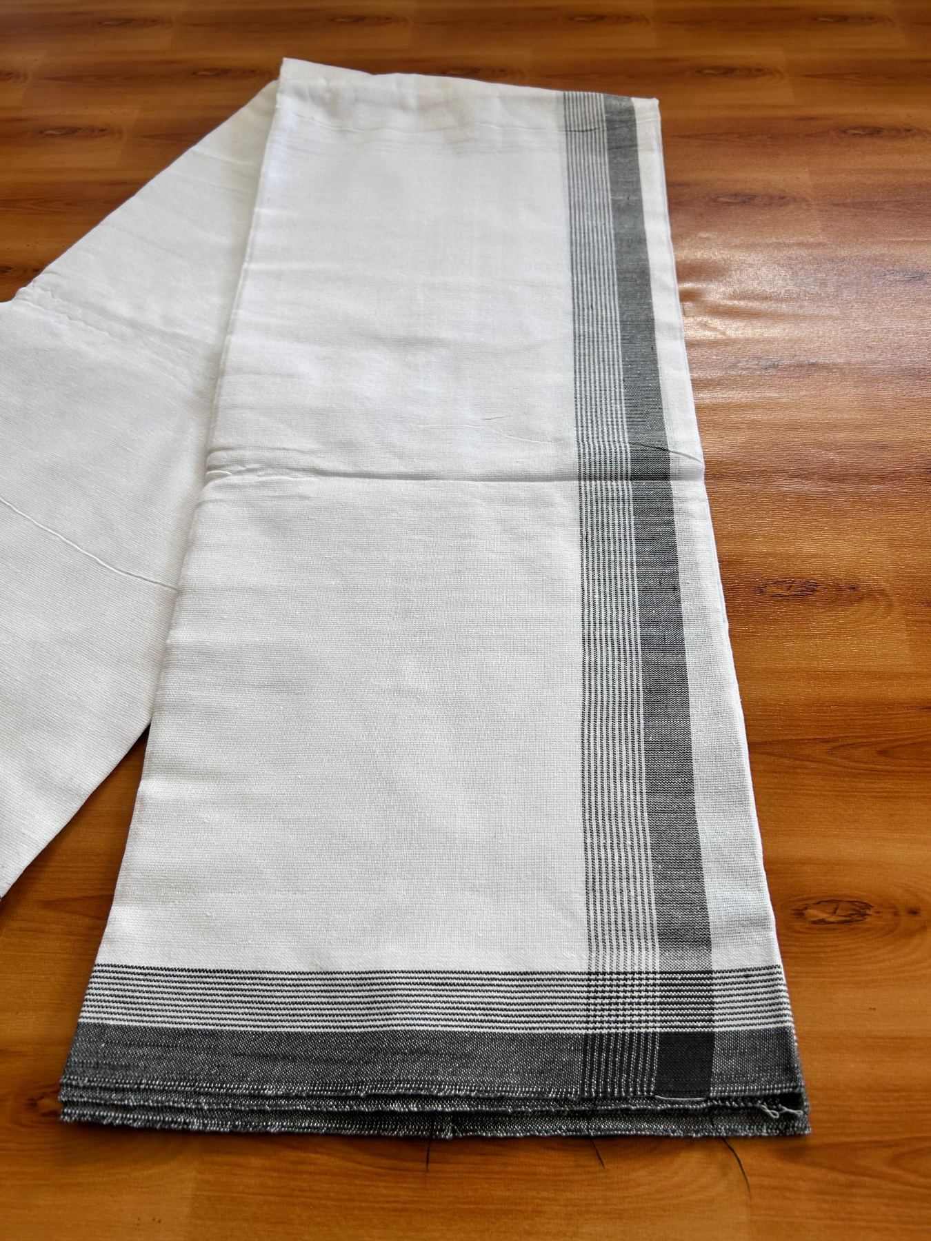Kaitharikada - Single Kaily / Lungi - Mixed Cotton - 40s twisted - 1.75 inch Chocolate Black Stripes kara with White colour body (2 meter / 4 muzham) - 48 KK8075 SAT
