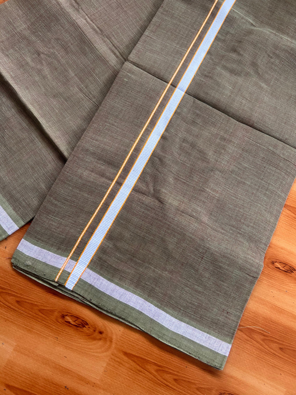 Kerala Handloom Single Kaily/Lungi - KaithariKada 100% Pure Cotton - 40s - 0.5 cm White & Orange Kara With Olive Green Brown Shaded colour Body - (2 meter / 4 muzham) - 5 KK5539 ELA