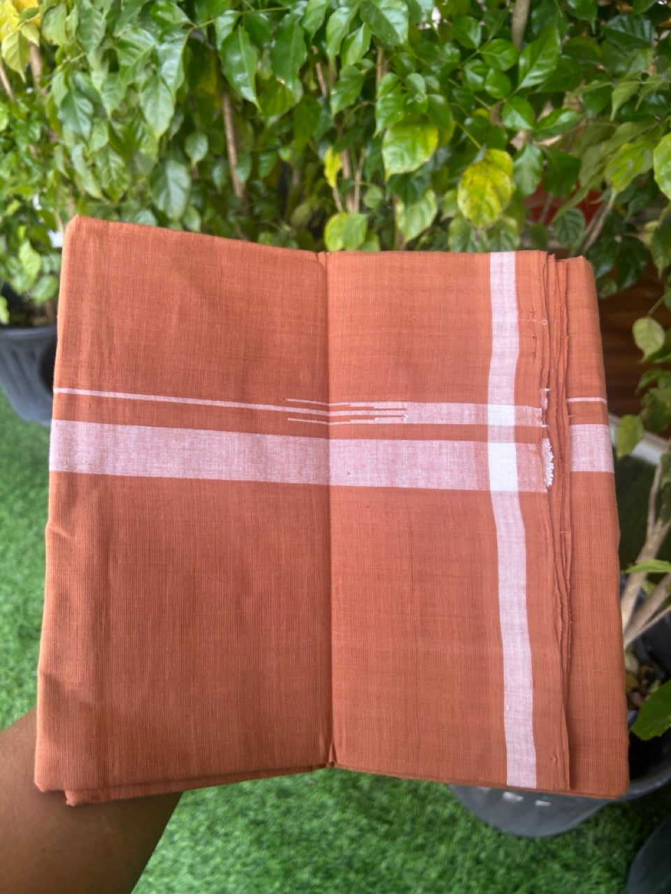 10% Discount !! KaithariKada 100% Pure Cotton - HANDLOOM Single Mundu/Dhoti KAVI Brown COLOUR BODY & 0.75 inch Puliyilakkara White Shaded Chutty Kara- 18KK8015EL