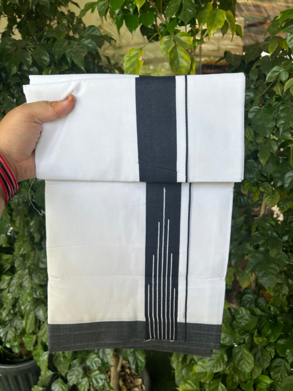 20% Discount ! KaithariKada Balaramapuram 100% Cotton Pure White Double Mundu/Dhoti - 80s - 1.5 inch Puliyilakkara Black Striped Chutty kara 4 mtr (8.5 muzham) - 38 KK5302 MUT