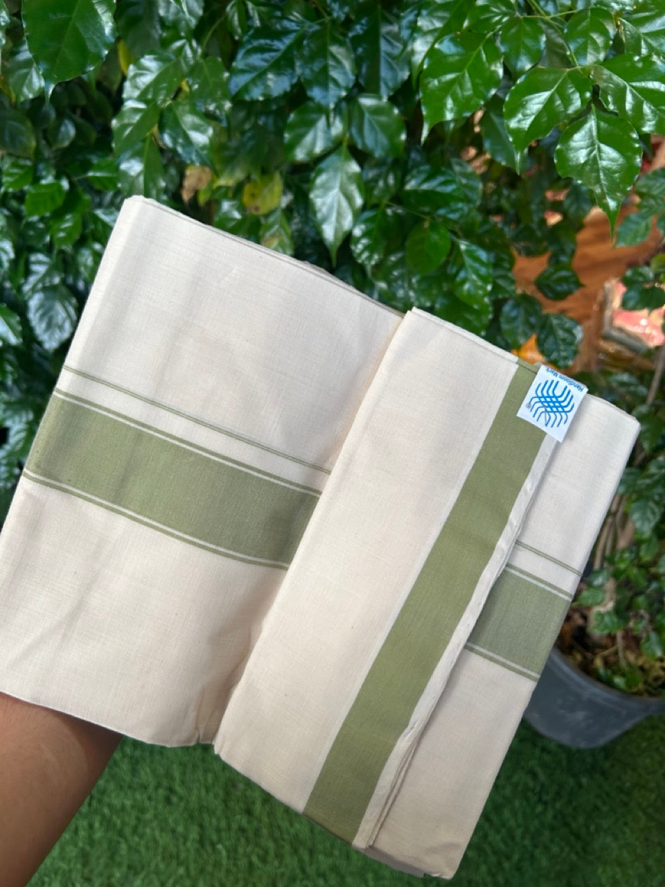 25% Discount KaithariKada Handloom Unakkupaav Balaramapuram - 100% PURE Cotton off white (Unbleached) Double Mundu/Dhoti - 80X90 - 1.75 inch Green Shaded Striped Kara 3.80 mtr (8 muzham) - 7 KK5260 ELA