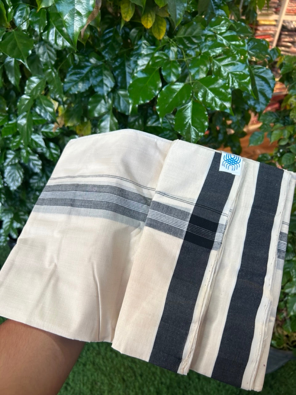 25% Discount KaithariKada Handloom Unakkupaav Balaramapuram - 100% PURE Cotton off white (Unbleached) Double Mundu/Dhoti - 80X90 - 1.25 inch Black Center Striped Kara 3.80 mtr (8 muzham) - 11 KK5260 ELA