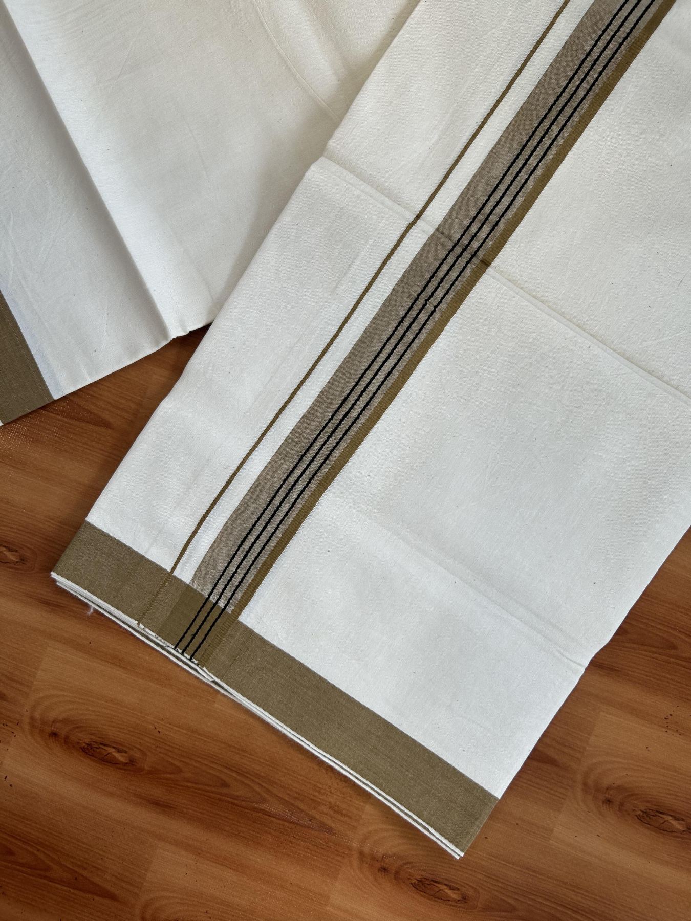 Single Mundu/Dhoti - Off White (Unbleached) 29% Discount !! KaithariKada Balaramapuram 100% Cotton Twisted 60s Thread - 1 Inch Black & Sand Brown Shaded Striped Kara (2 meter /4 muzham) - 19 KK5393 GL