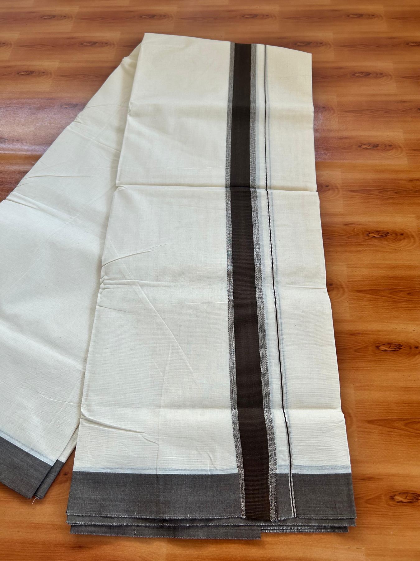 Double Off White (Unbleached) Mundu/Dhoti - 20% Discount! Kaitharikada Pure Cotton - 80x80 - 1.5 Inch Silver Kasav & Brown Kara 4 mtr (8.5 muzham) - 1 KK5478 MRH