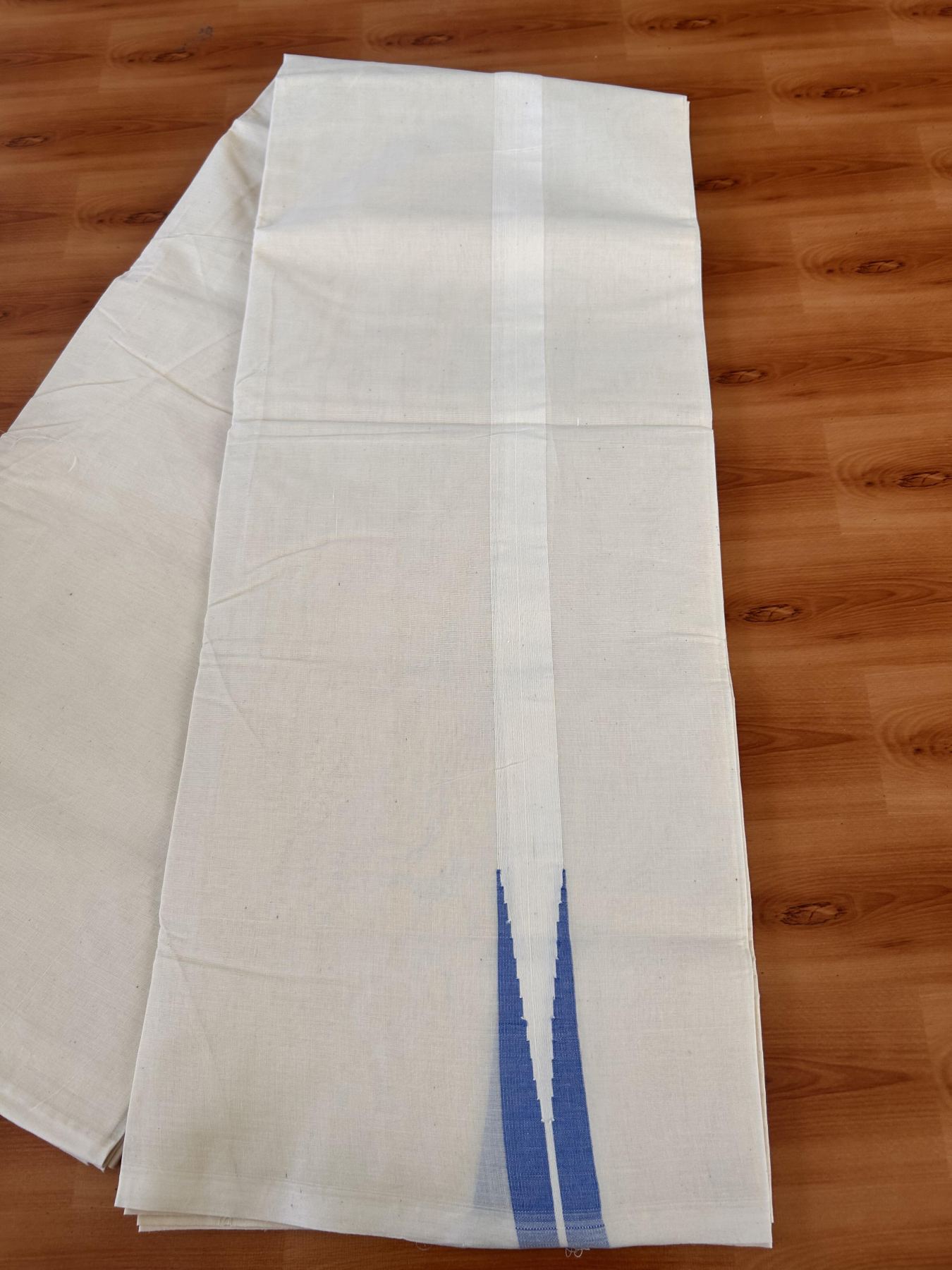 Double Off white Mundu/Dhoti - 20% Discount! KaithariKada Balaramapuram - 100% Cotton 100x100 - 0.75 inch Light Blue shaded Chutty Kara - 4 mtr (8.5 muzham) - 6 KK5431 ASH