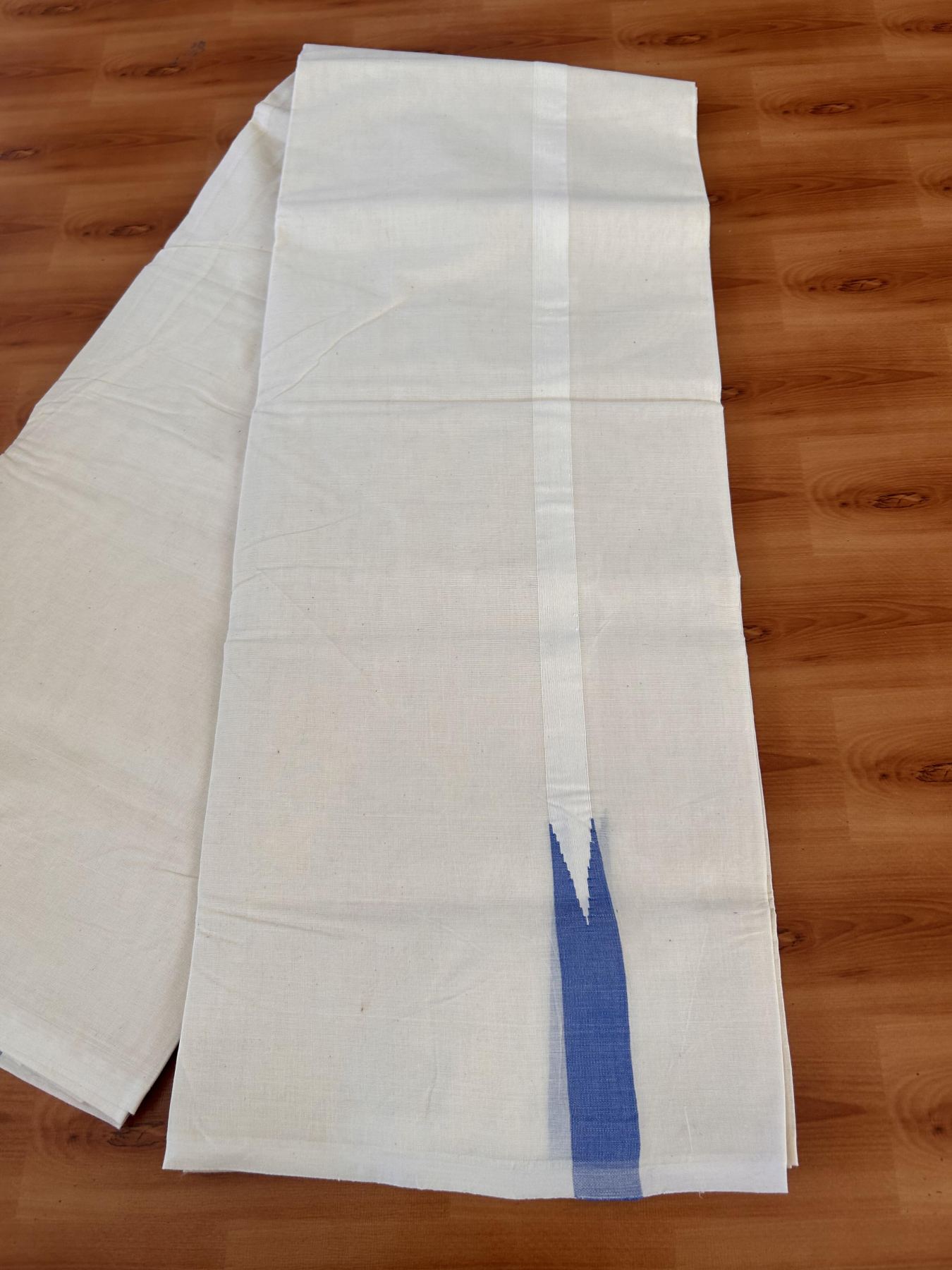 Double Off white Mundu/Dhoti - 20% Discount! KaithariKada Balaramapuram - 100% Cotton 100x100 - 0.75 inch Light Blue shaded Chutty Kara - 4 mtr (8.5 muzham) - 7 KK5431 ASH