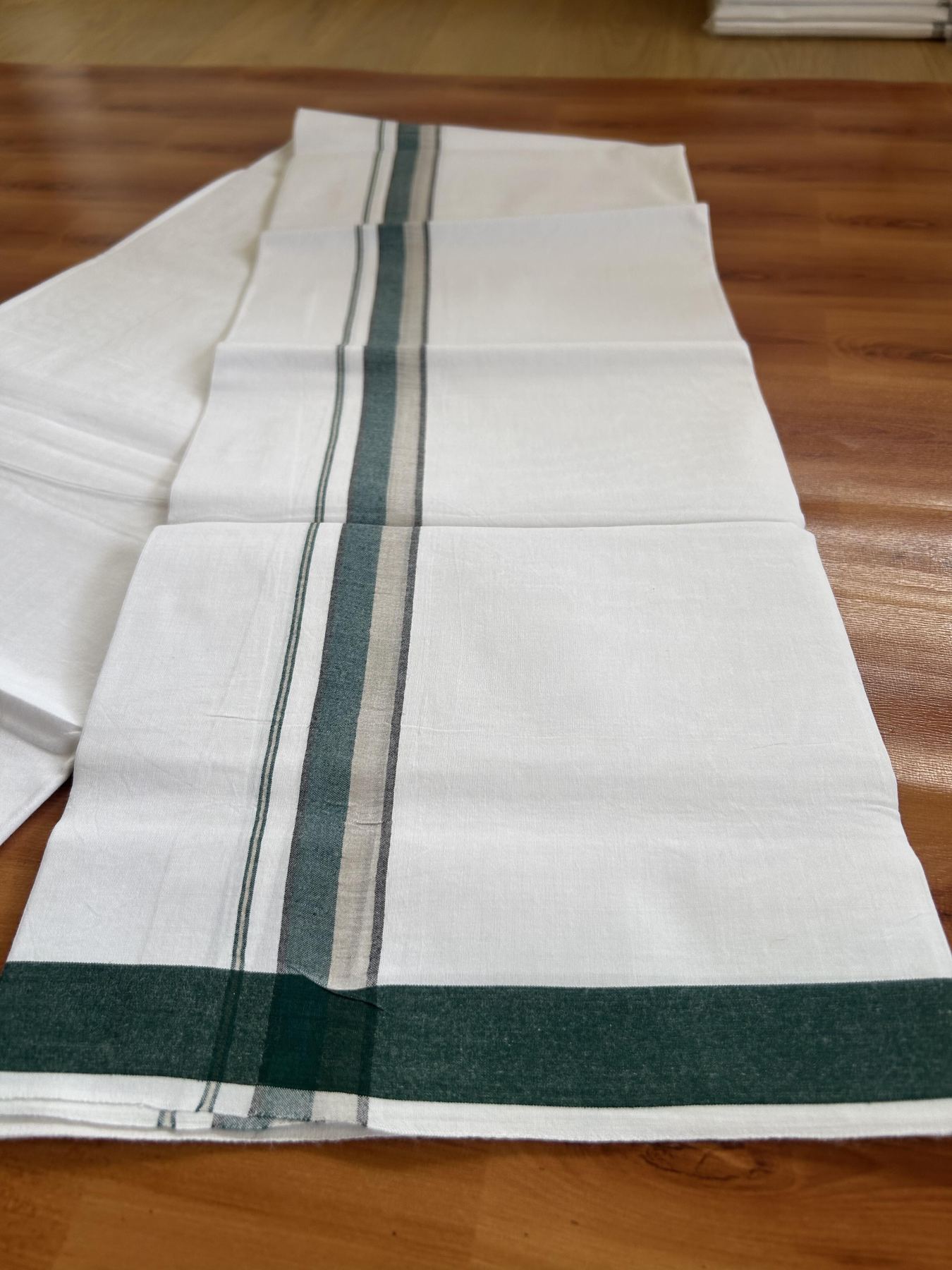 Single Mundu/Dhoti - Pure White - 29% Discount !! KaithariKada Balaramapuram 100% Cotton - Twisted 60s Thread -1 Inch Silver Kasav & Black & Green Shaded Kara (2 meter / 4 muzham) - 35 KK5393 GL