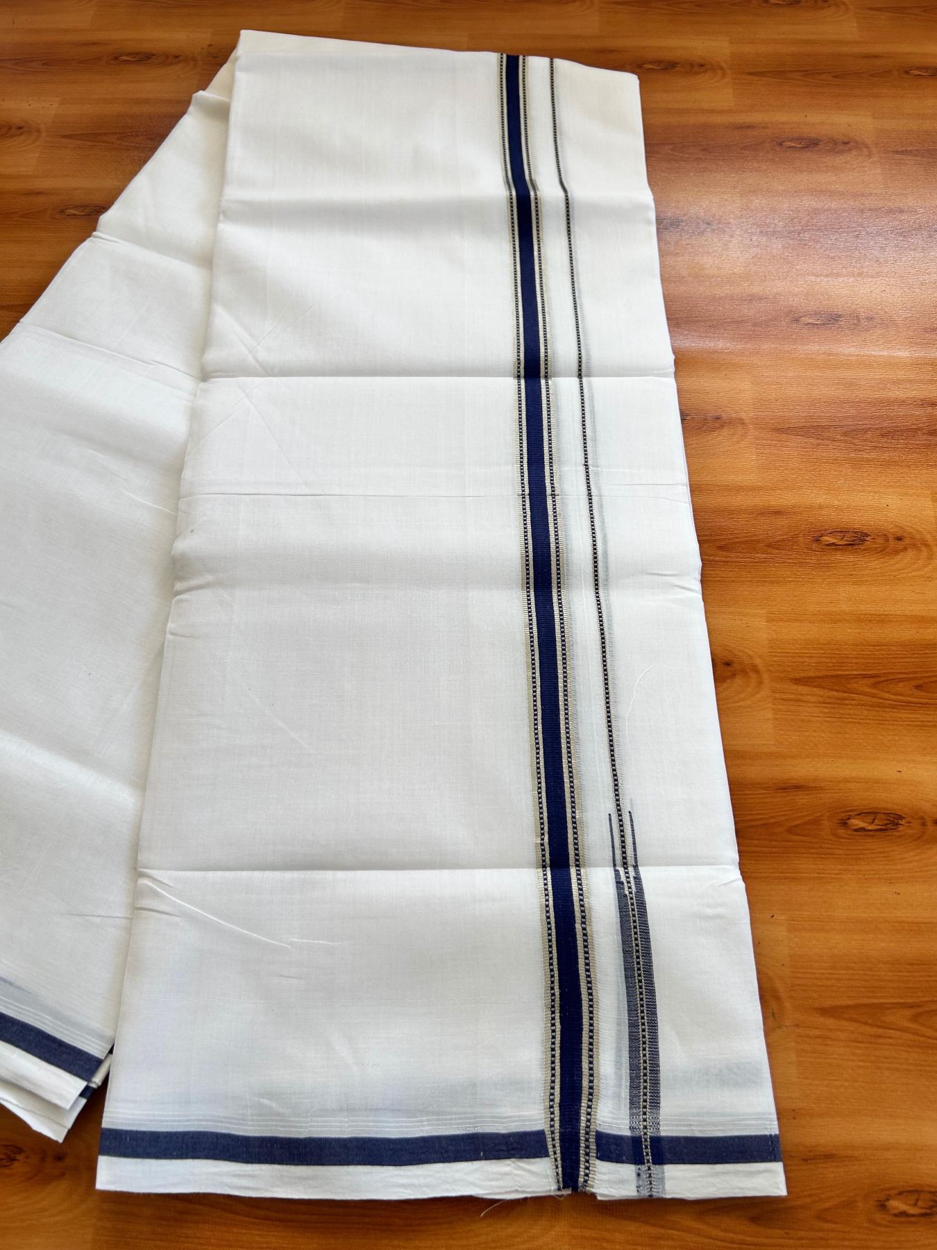 Double Pure White 25% Discount ! KaithariKada Handloom Unakkupaav - Kerala Handloom - 100% Pure Cotton - 100X90 - 2 cm Puliyilakkara Silver Kasav & Navy Blue Chutty Kara 3.90 mtr (8.36 Muzham) - 3 KK5496 YAR
