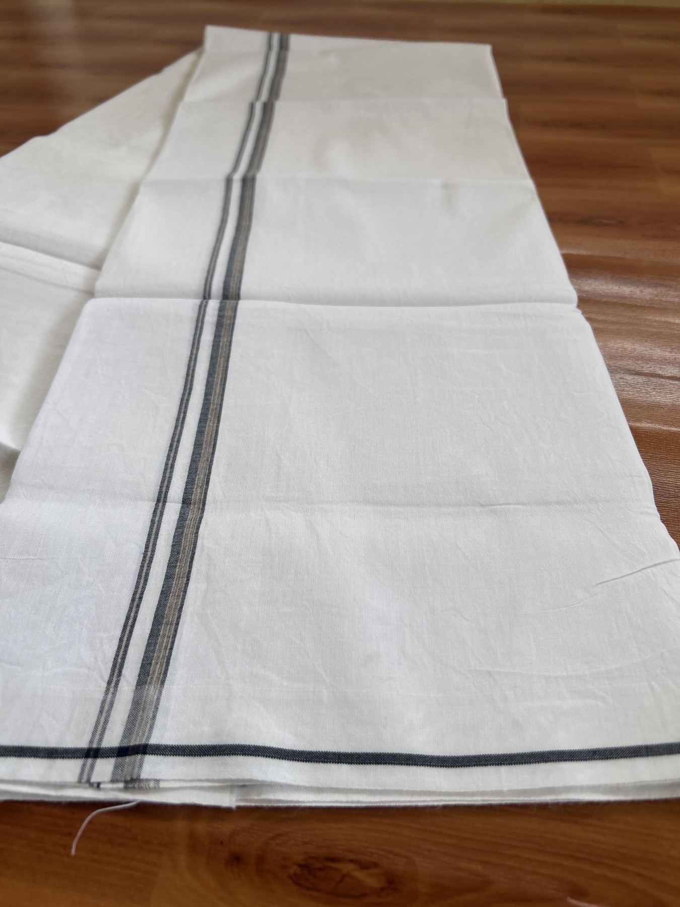 Single Mundu/Dhoti - Pure White - 29% Discount !! KaithariKada Balaramapuram 100% Cotton - Twisted 60s Thread - 0.5 Cm Silver Kasav & Black & Navy Blue Shaded Striped Kara (2 meter / 4 muzham) - 63 KK5393 GL