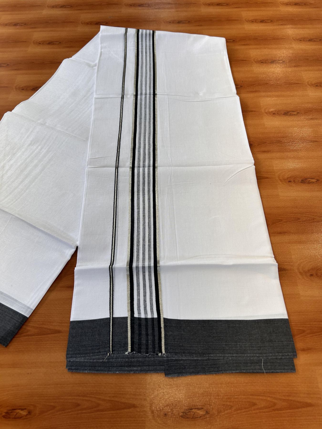 Pure White Double Mundu/Dhoti - 20% Discount ! Kaitharikada Balaramapuram 100% Cotton - 100x80 - 1.75 inch Silver Kasav & Black Shaded Striped Kara 3.90 m (8 muzham) - 39 KK5432 PMC