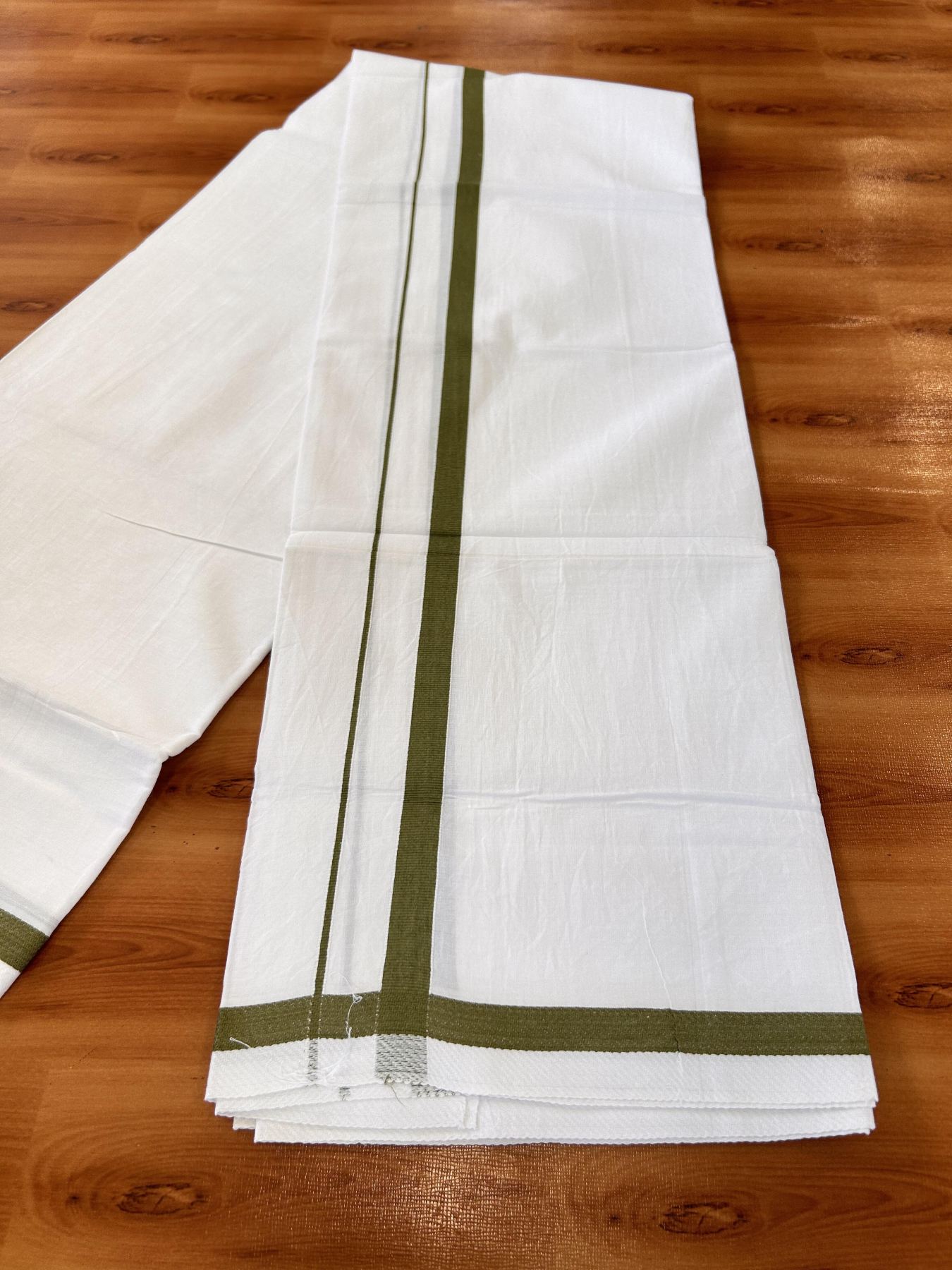 Single Pure White Mundu/Dhoti - KaithariKada Balaramapuram Pure Cotton - 70x30 - 0.5 Inch Olive Green Kara 1.90 mtr (4 muzham) - 4 KK5418 PMC