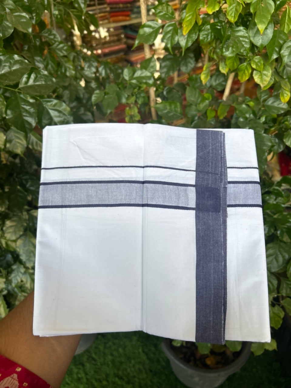 KaithariKada Balaramapuram 100% Cotton Single Pure White Mundu/Dhoti - 100X80 - 1.5 inch Navy Blue Shaded Stripes kara 2 mtr (4 muzham) - 6 KK5294 THI