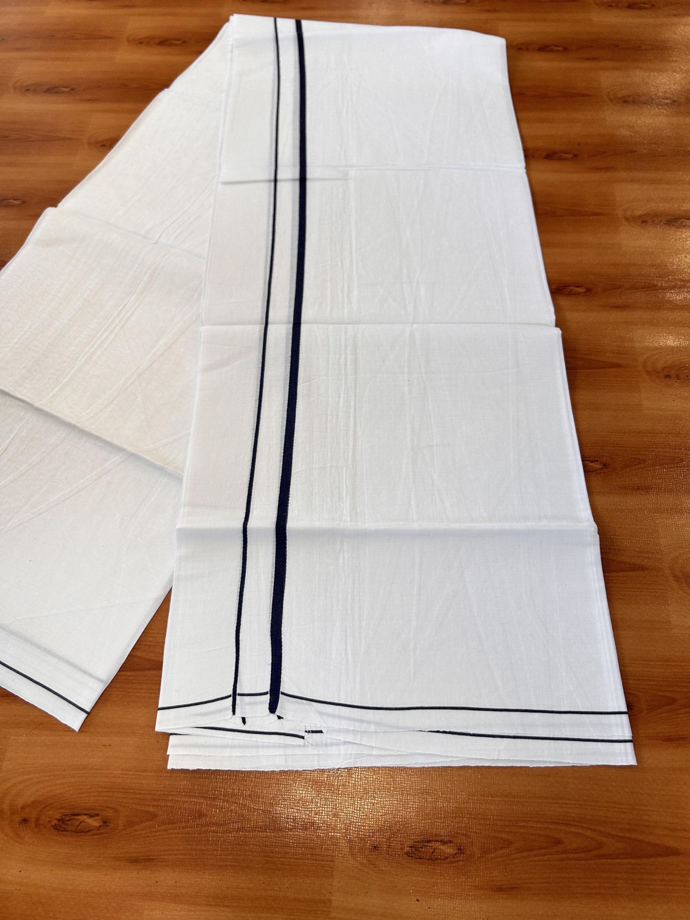 Single Pure White Mundu/Dhoti - KaithariKada Balaramapuram Pure Cotton - 70x30 - 0.3 Inch Navy Blue Kara 1.90 mtr (4 muzham) - 10 KK5418 PMC